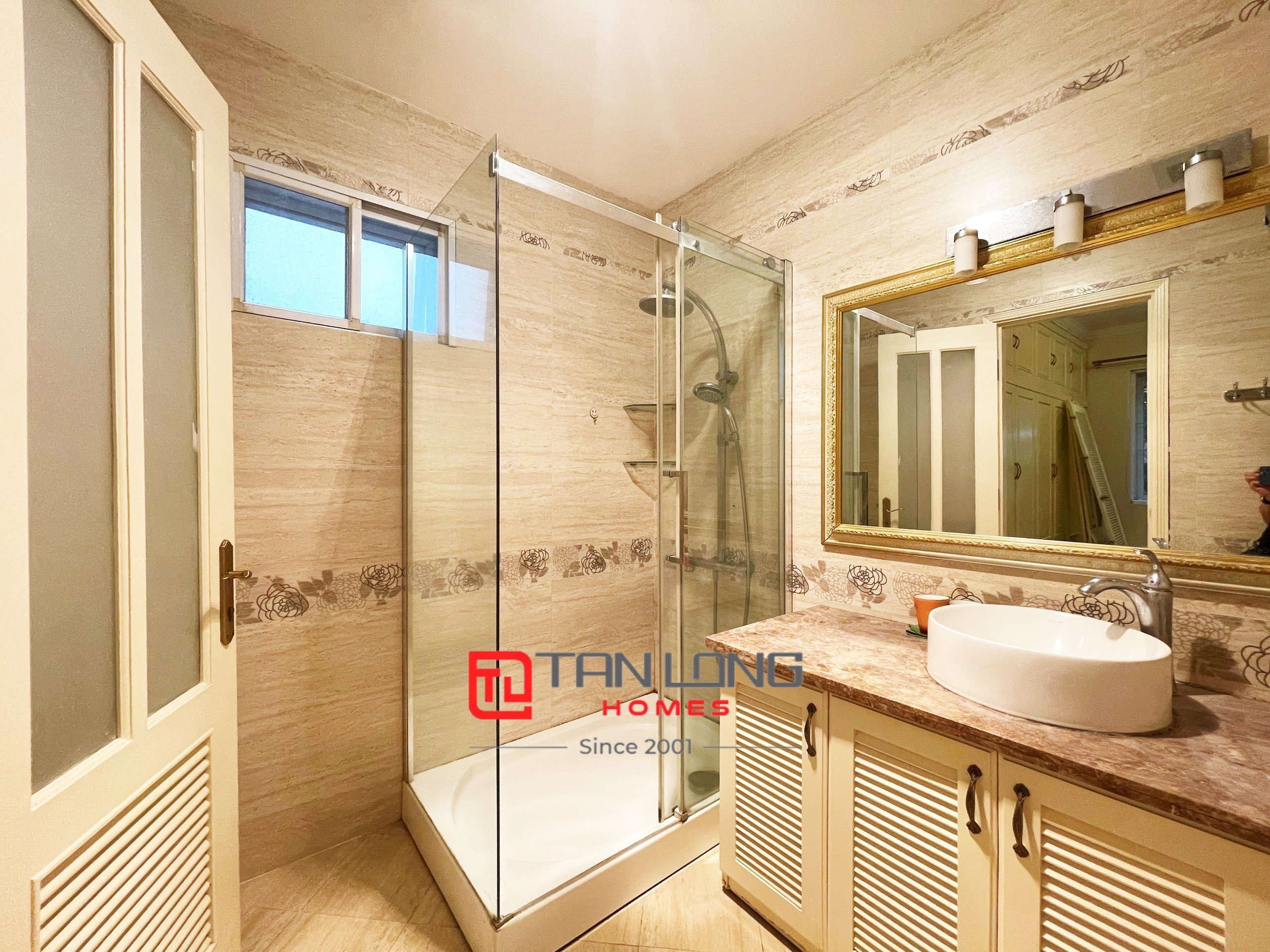 Cho thuê biệt thự Hoa Lan cạnh cổng trường học BIS Vinhomes Riverside 8