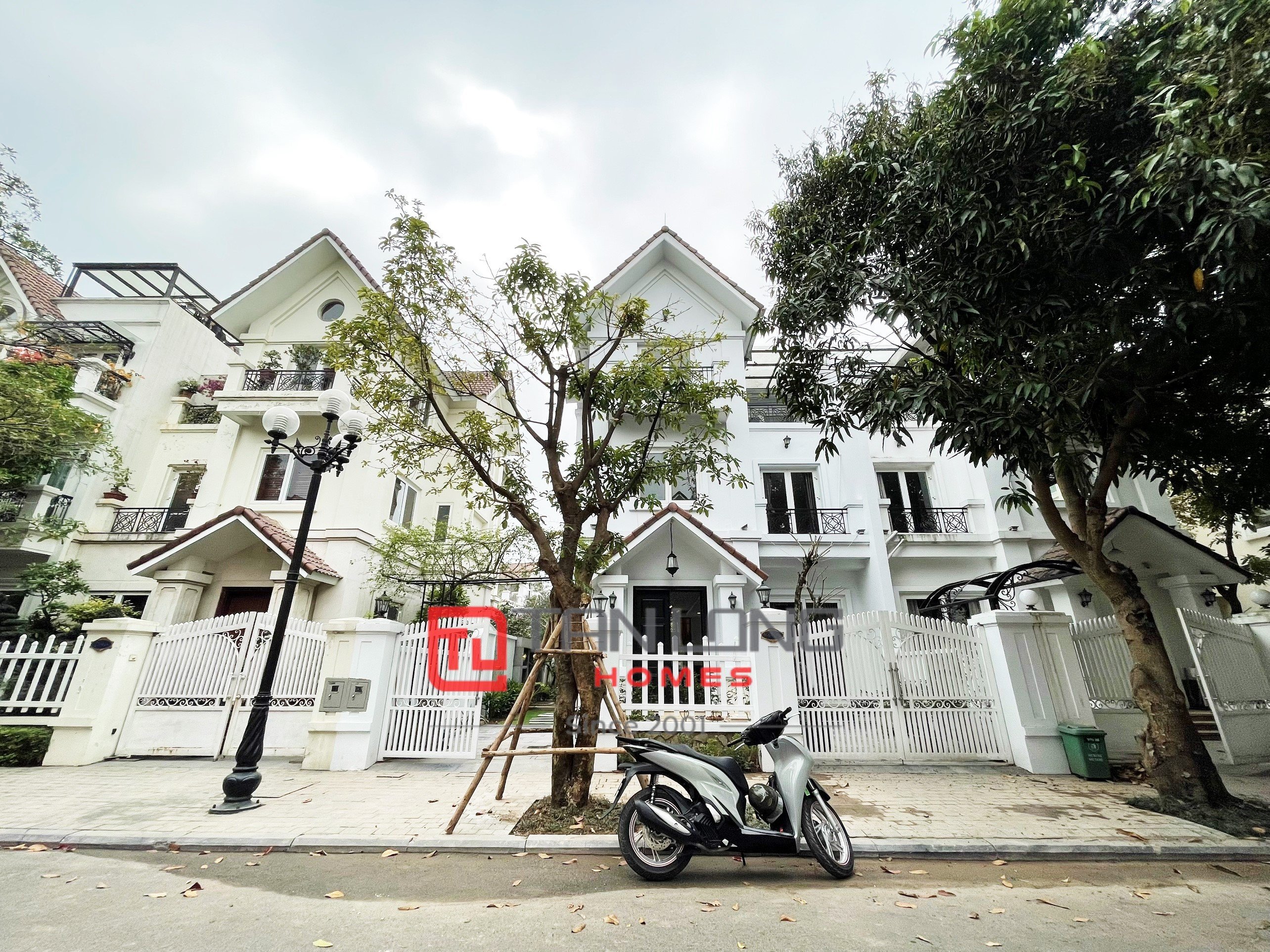 Cho thuê biệt thự Hoa Phượng đủ đồ Vinhomes Riverside 1