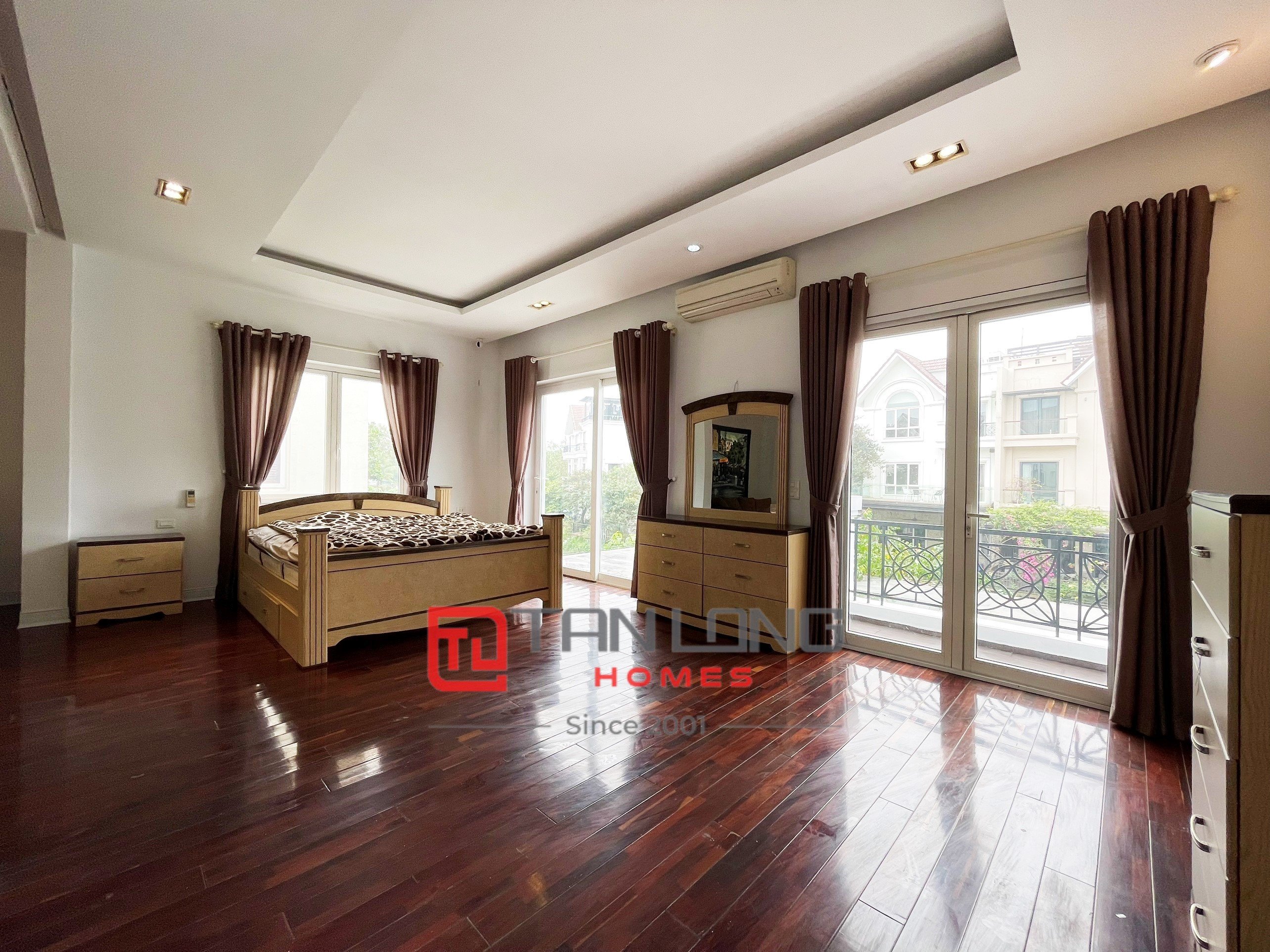 Cho thuê biệt thự Hoa Phượng đủ đồ Vinhomes Riverside 9