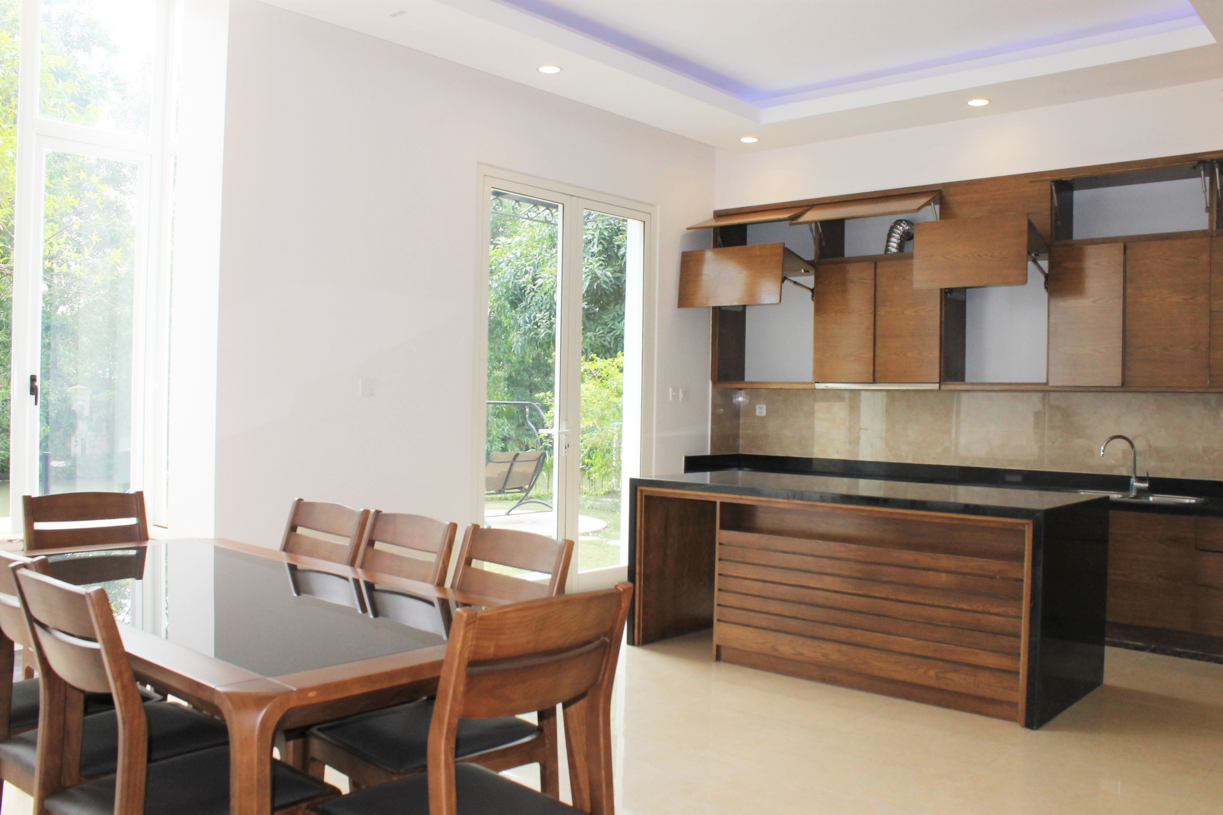 Cho thuê biệt thự Hoa Sữa đẹp sân vườn rộng Vinhomes Riverside Long Biên 3