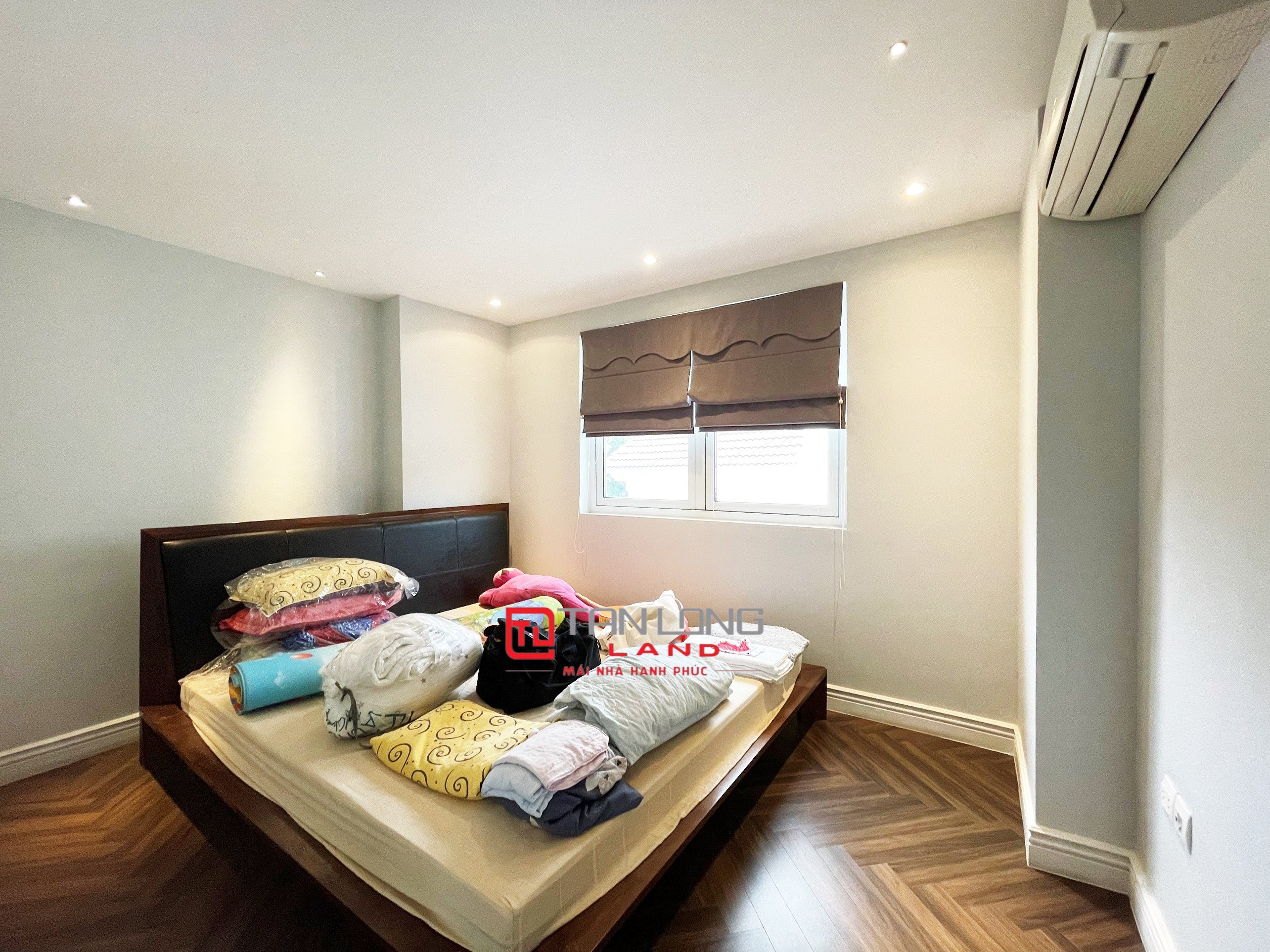 Cho thuê biệt thự Hoa sữa Vinhomes Rivereside nội thất đẹp 10