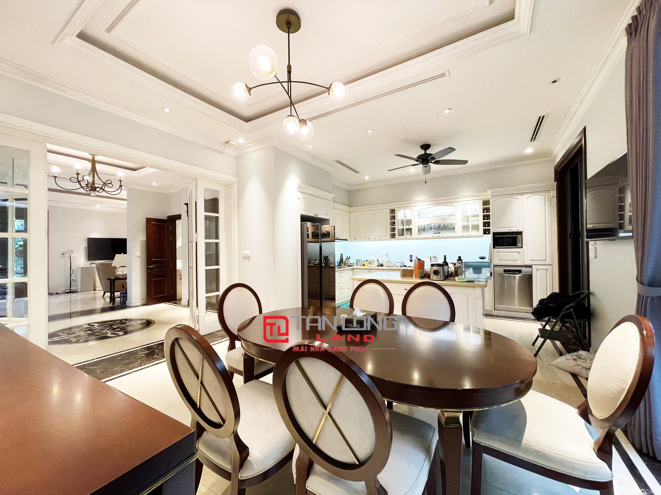 Cho thuê biệt thự Hoa sữa Vinhomes Rivereside nội thất đẹp 4