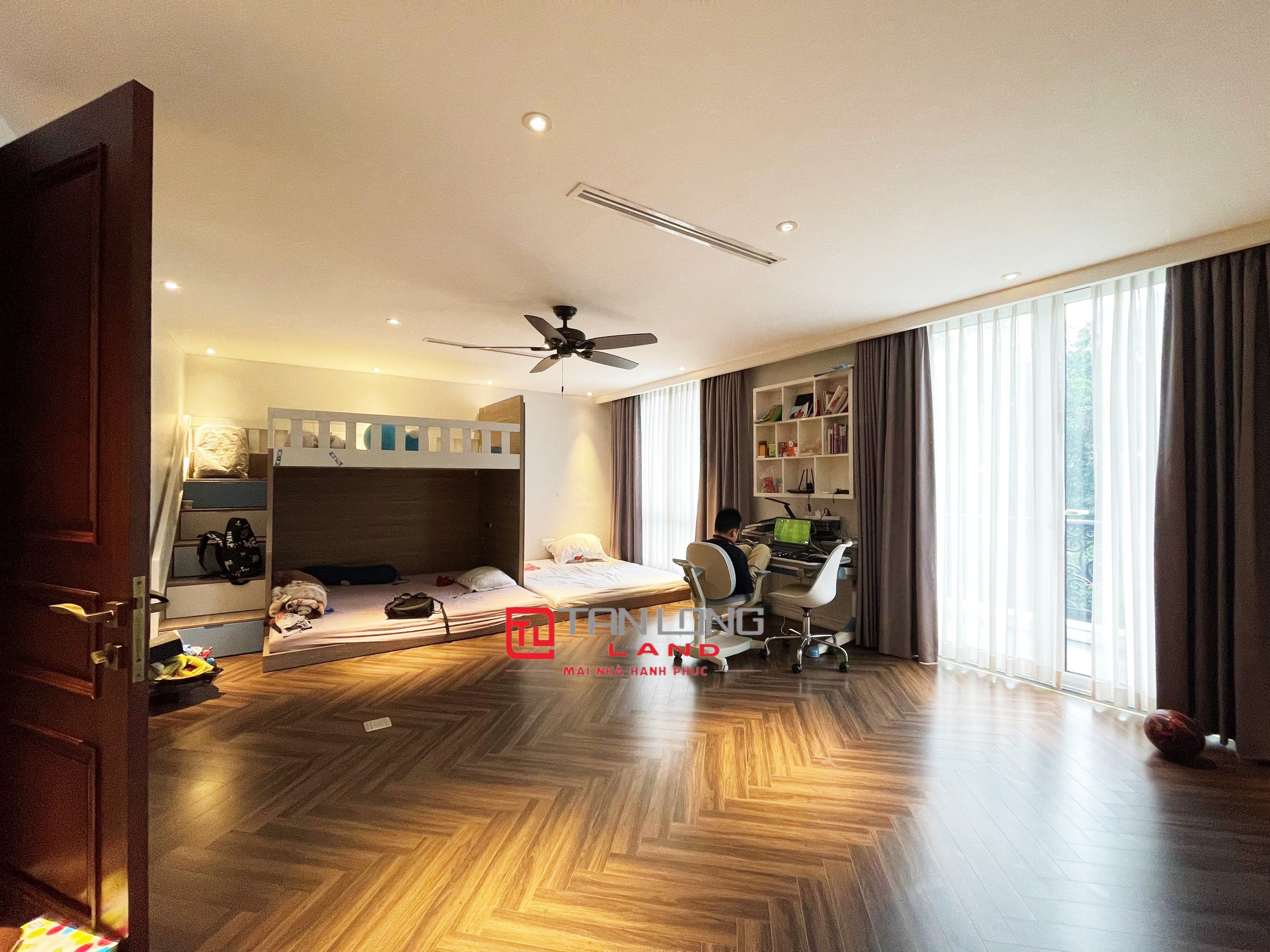 Cho thuê biệt thự Hoa sữa Vinhomes Rivereside nội thất đẹp 8