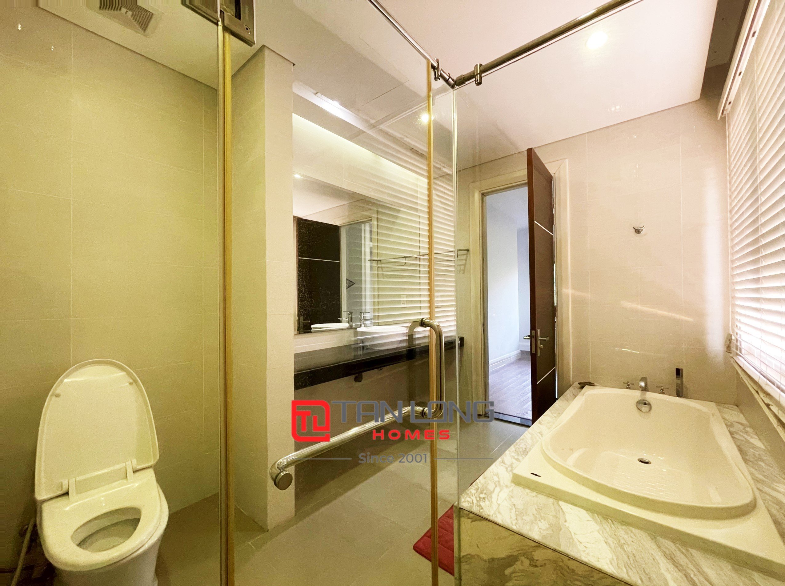 Cho thuê biệt thự hướng Đông Nam giá rẻ Vinhomes Riverside 6