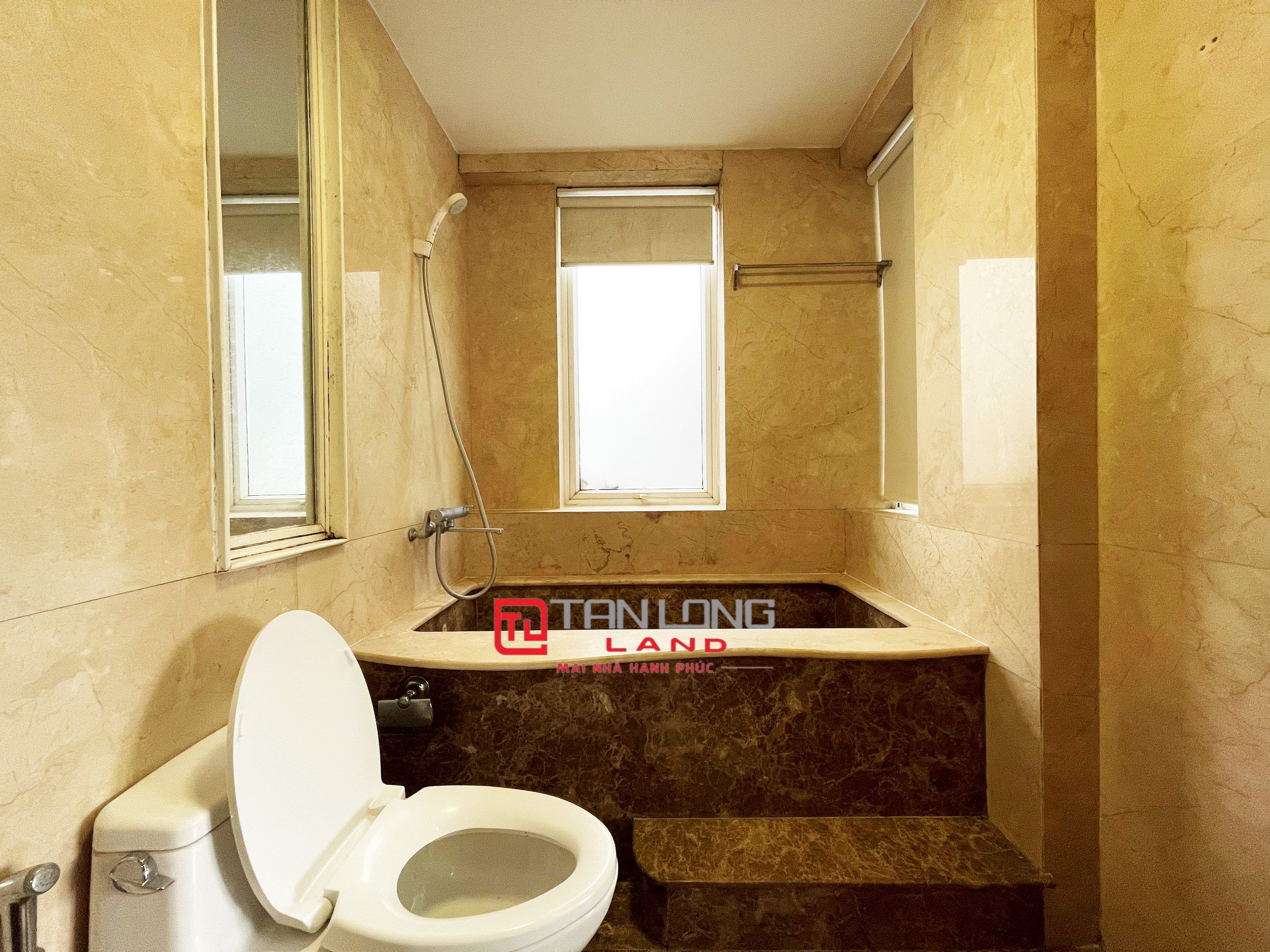 Cho thuê biệt thự không đồ 5 phòng ngủ cạnh BIS School Vinhomes Riverisde 6