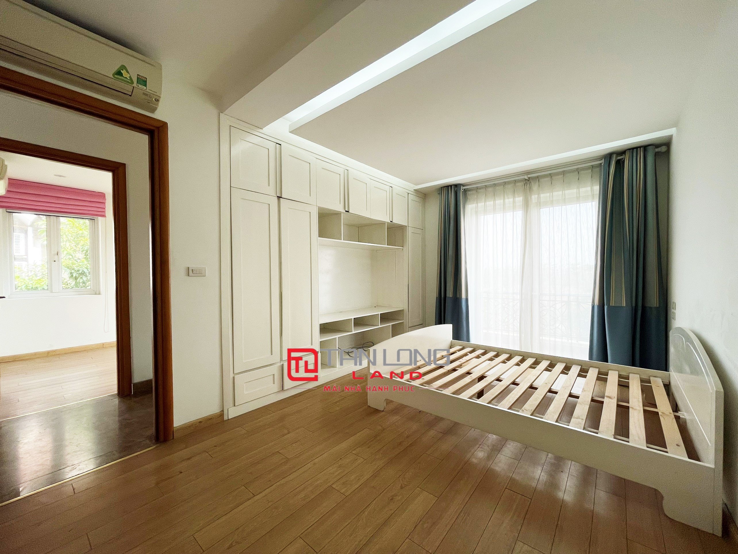 Cho thuê biệt thự không đồ 5 phòng ngủ cạnh BIS School Vinhomes Riverisde 7