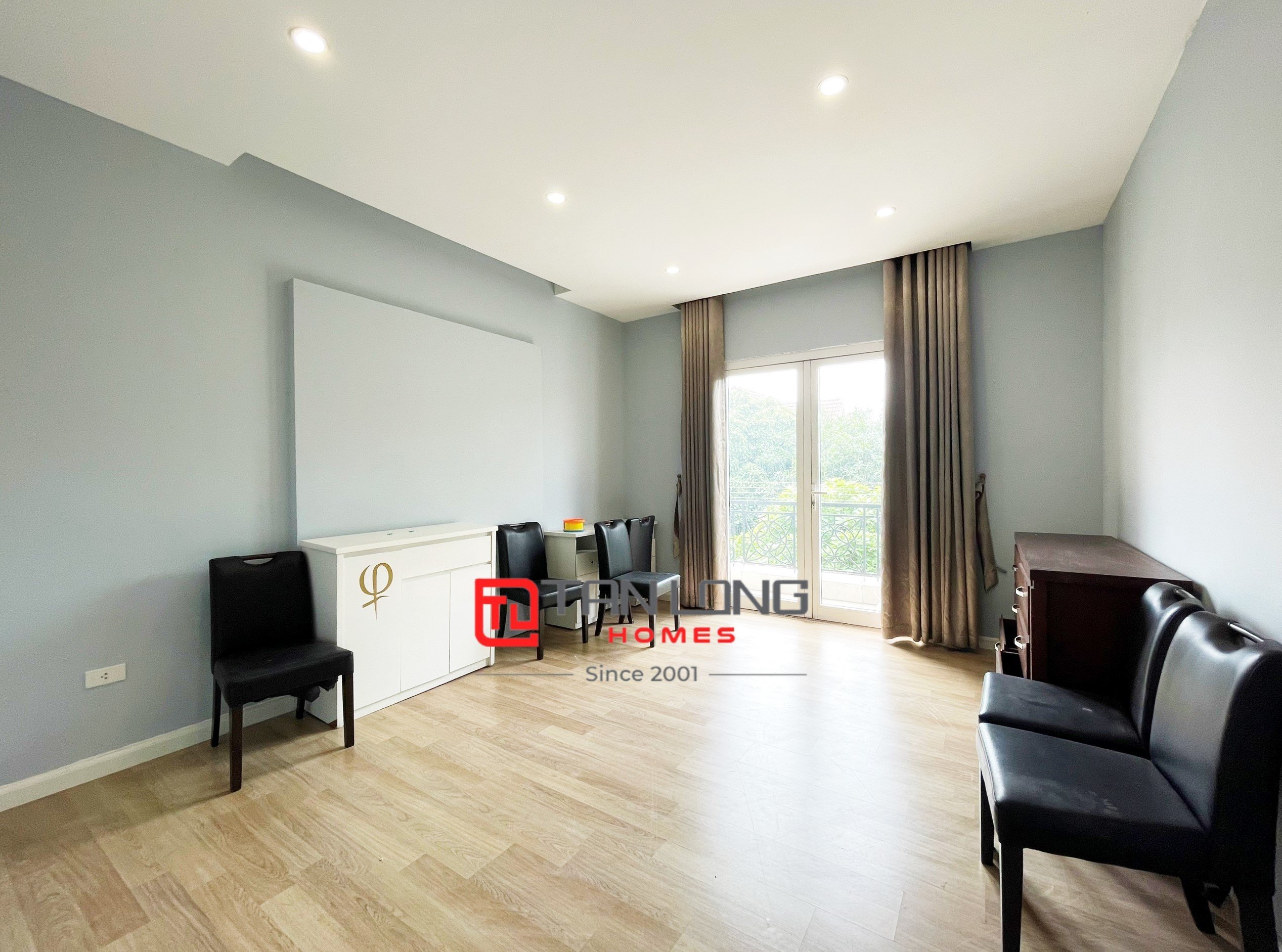 Cho thuê biệt thự không đồ Hoa sữa 3 Vinhomes Riverside 13