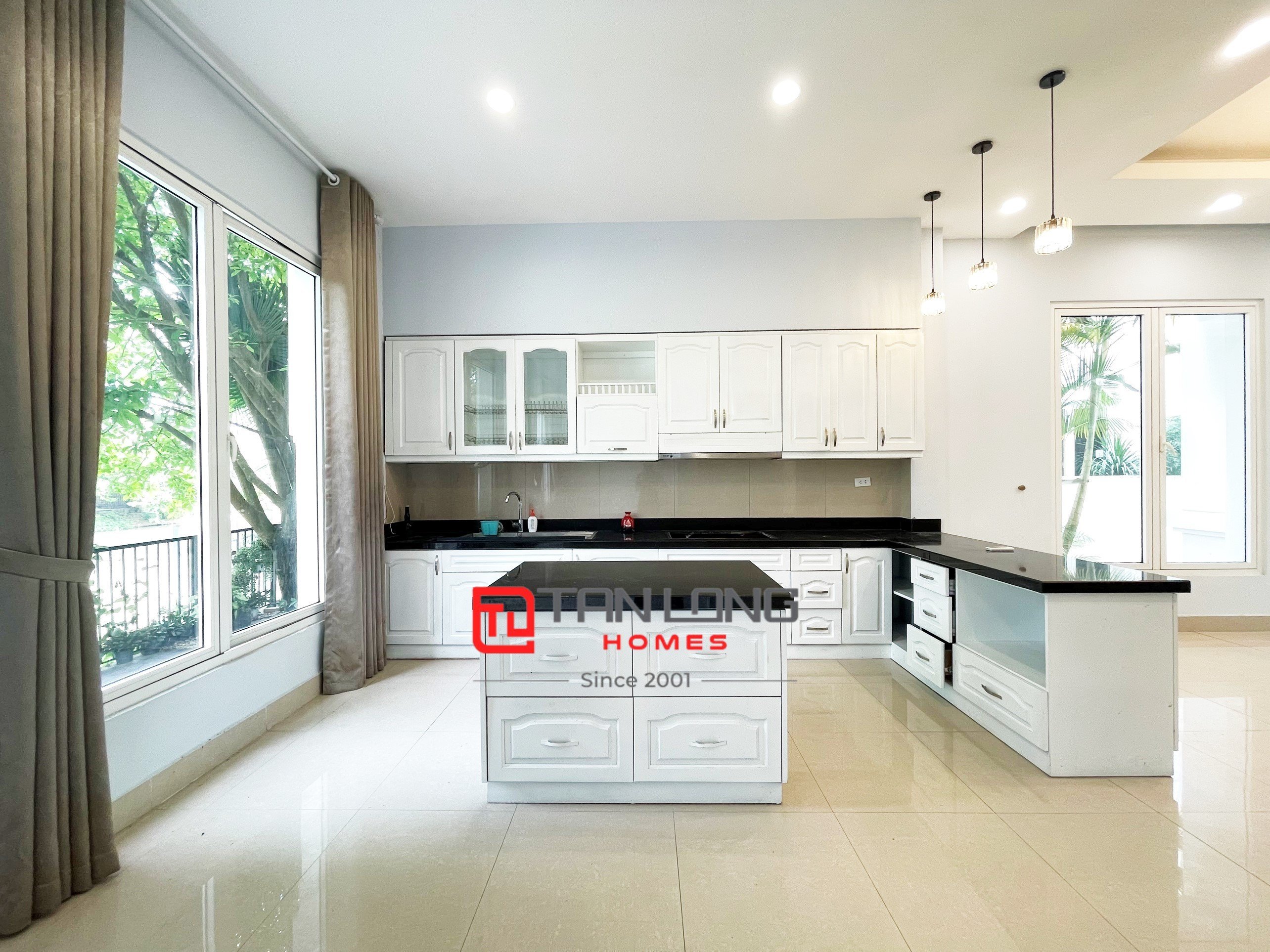 Cho thuê biệt thự không đồ Hoa sữa 3 Vinhomes Riverside 3