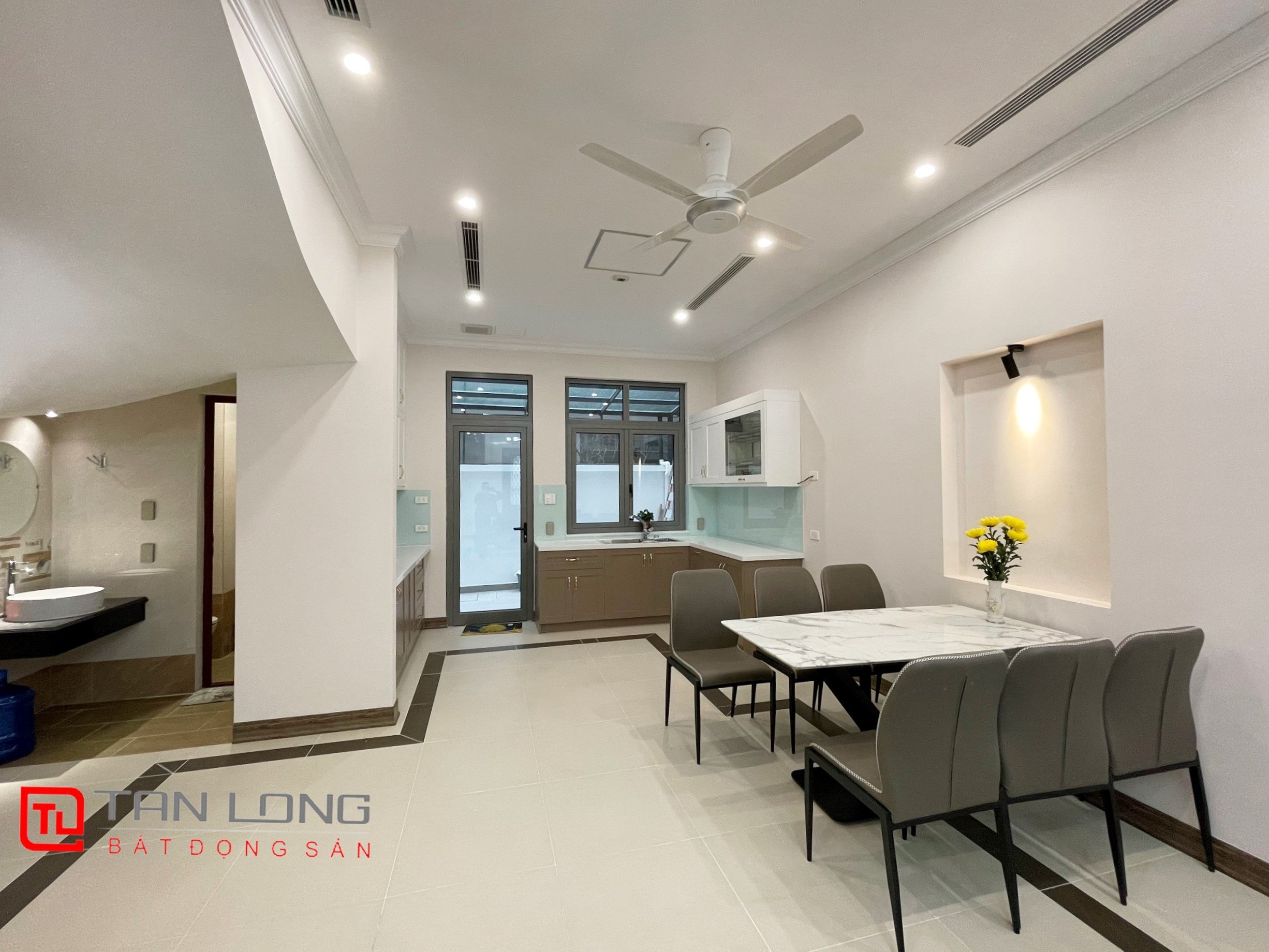 Cho thuê Biệt thự Liền kề có thang máy, 4 phòng ngủ tại Vinhomes The Harmony 4