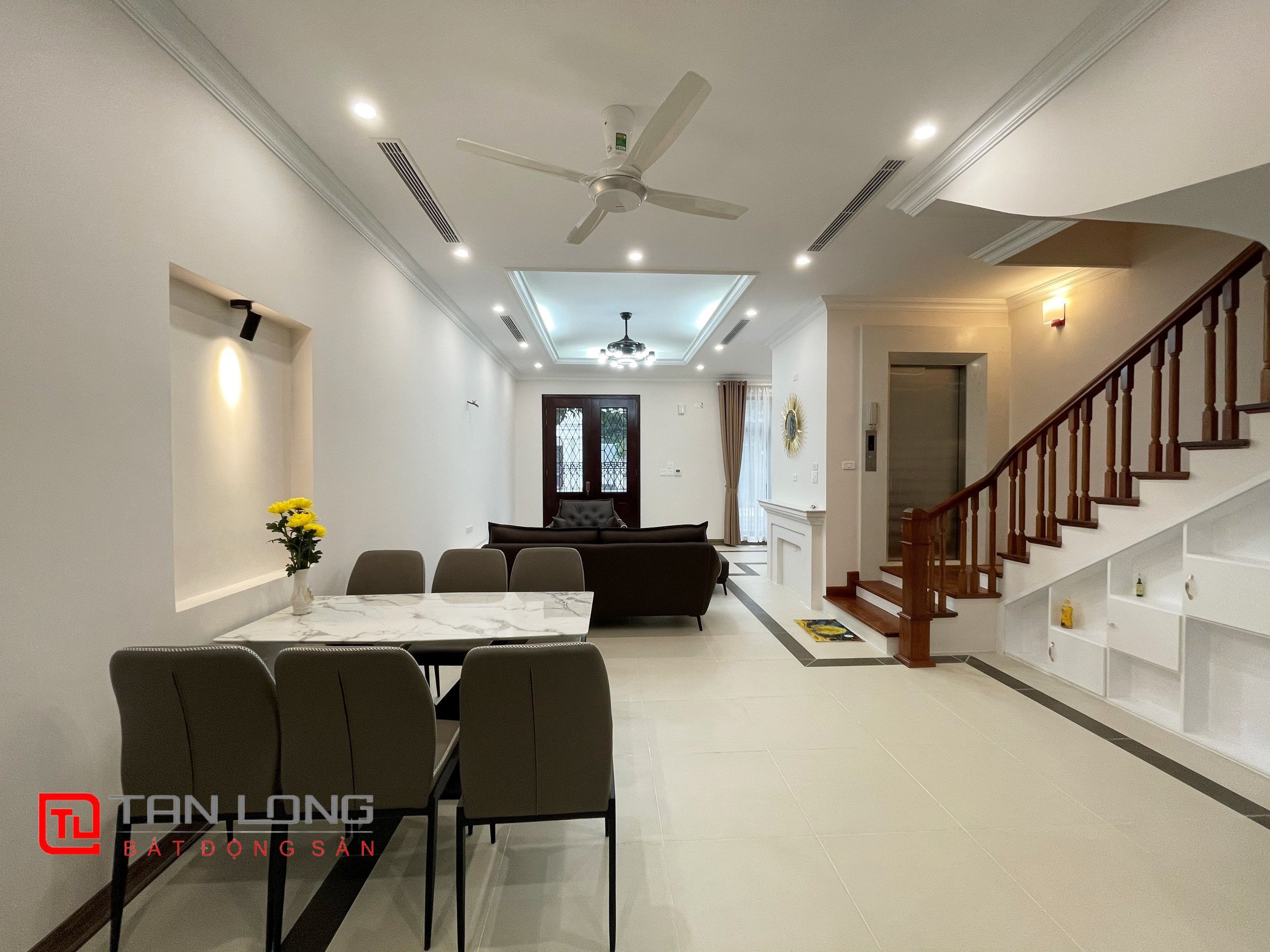 Cho thuê Biệt thự Liền kề có thang máy, 4 phòng ngủ tại Vinhomes The Harmony 5