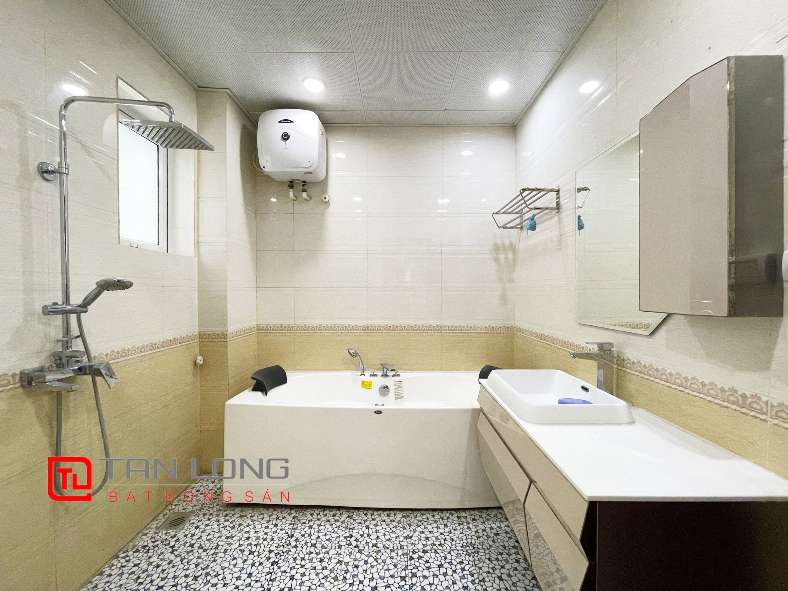 Cho thuê biệt thự mặt đường chính dãy Anh Đào 8 Vinhomes Riverside 6