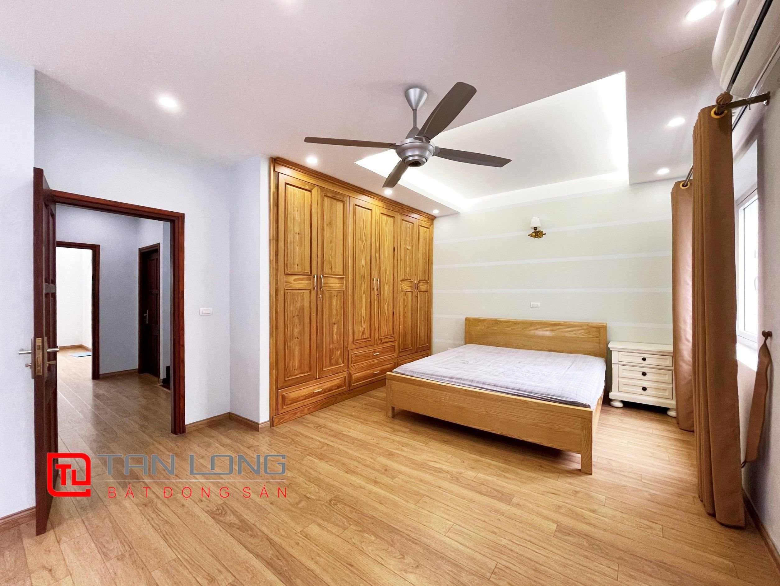 Cho thuê biệt thự mặt đường chính dãy Anh Đào 8 Vinhomes Riverside 7