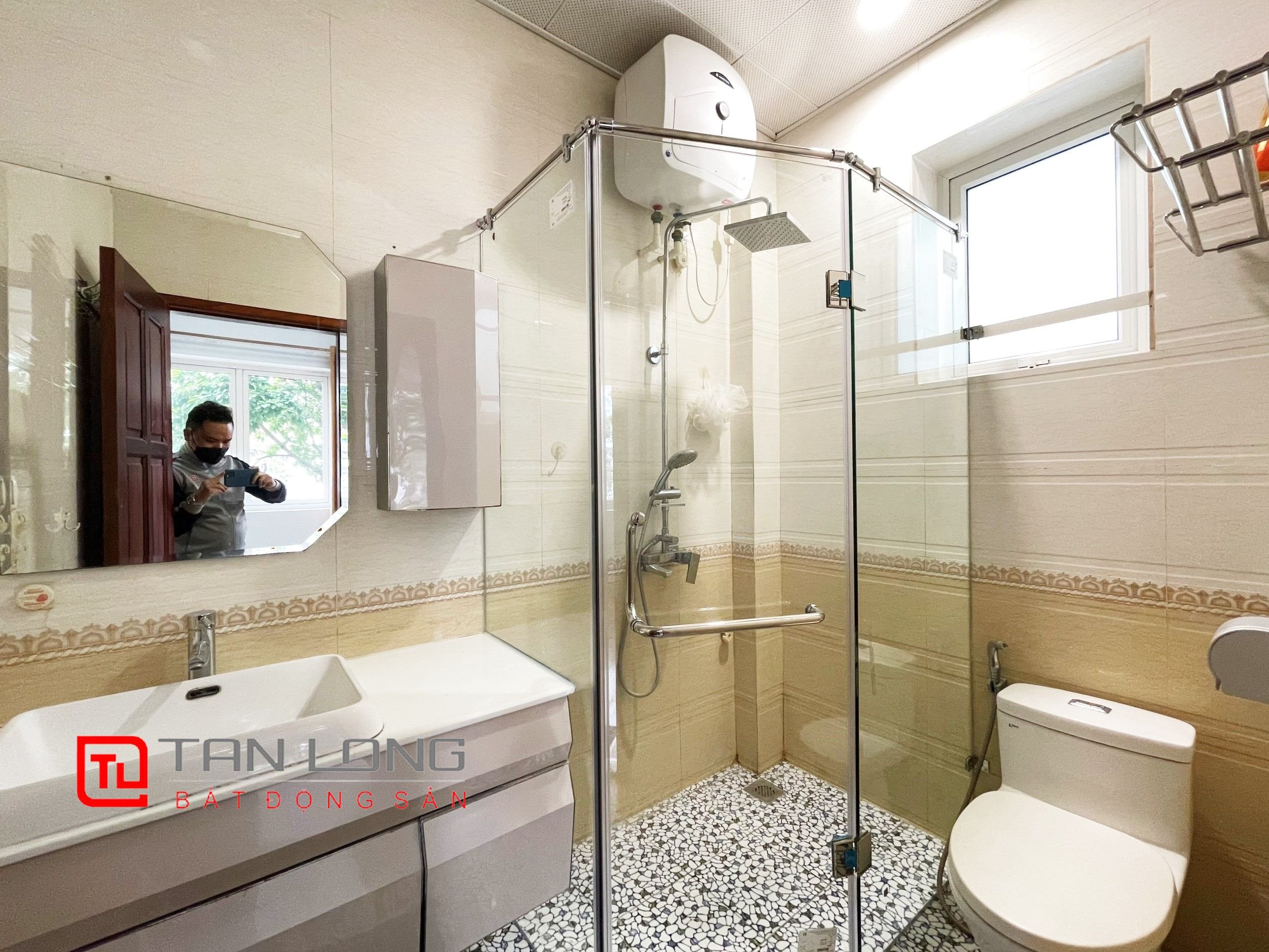 Cho thuê biệt thự mặt đường chính dãy Anh Đào 8 Vinhomes Riverside 8
