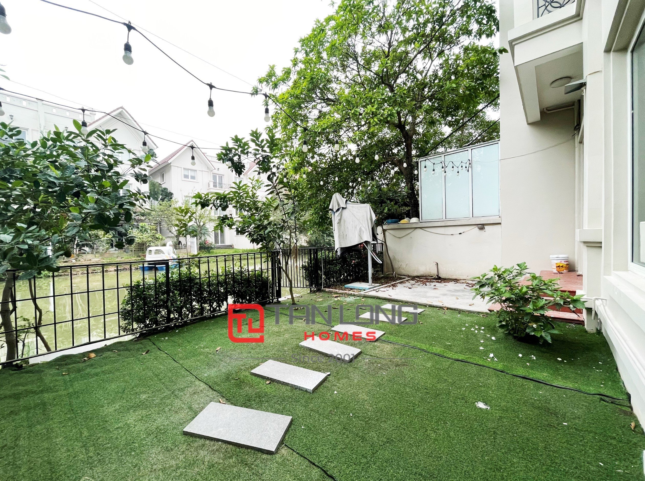 Cho thuê biệt thự mới sơn sửa hướng Đông Nam Hoa Sữa Vinhomes Riverside 5