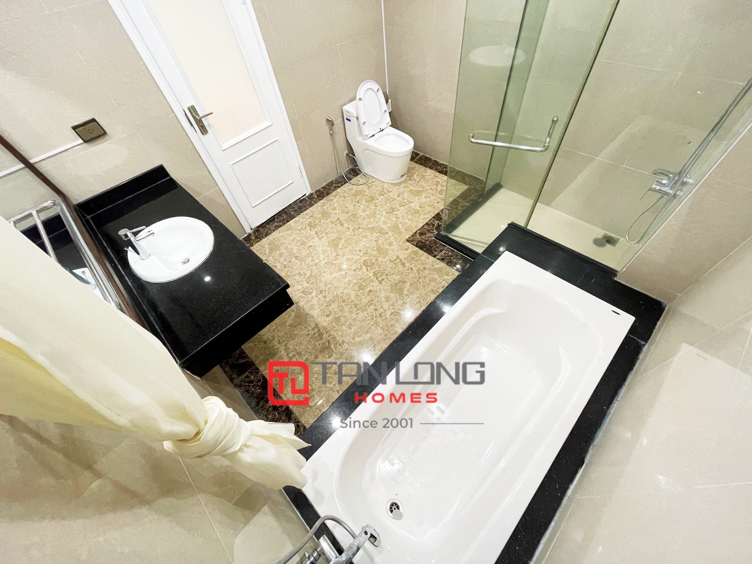 Cho thuê biệt thự mới sơn sửa hướng Đông Nam Hoa Sữa Vinhomes Riverside 8