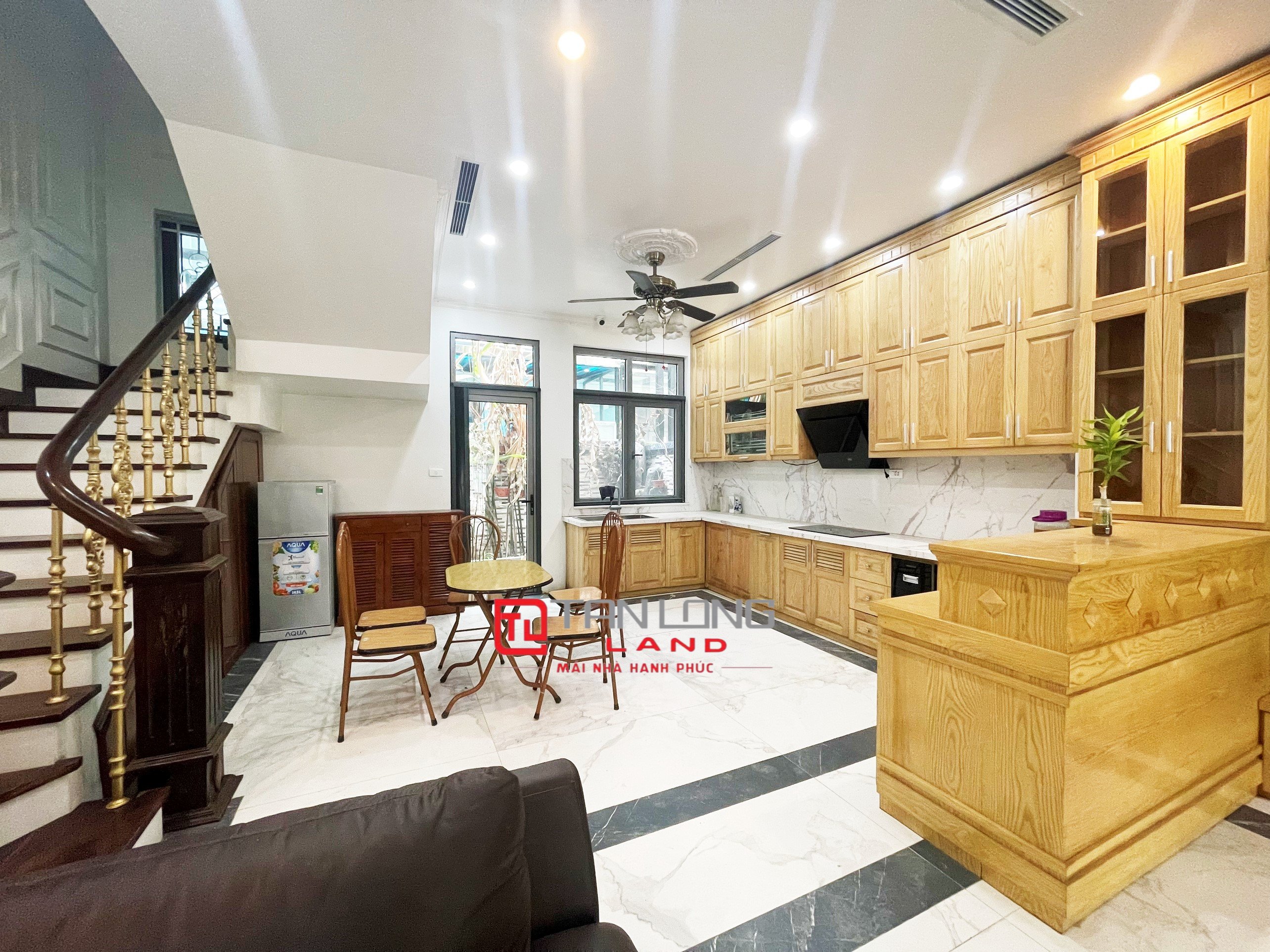 Cho thuê biệt thự Nguyệt Quế gần hồ điều hoà giá rẻ tại Vinhomes The Harmony 3