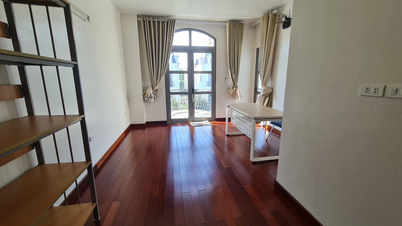 Cho thuê Biệt thự nhà vườn tiểu khu Phong Lan tại Vinhomes The Harmony 3