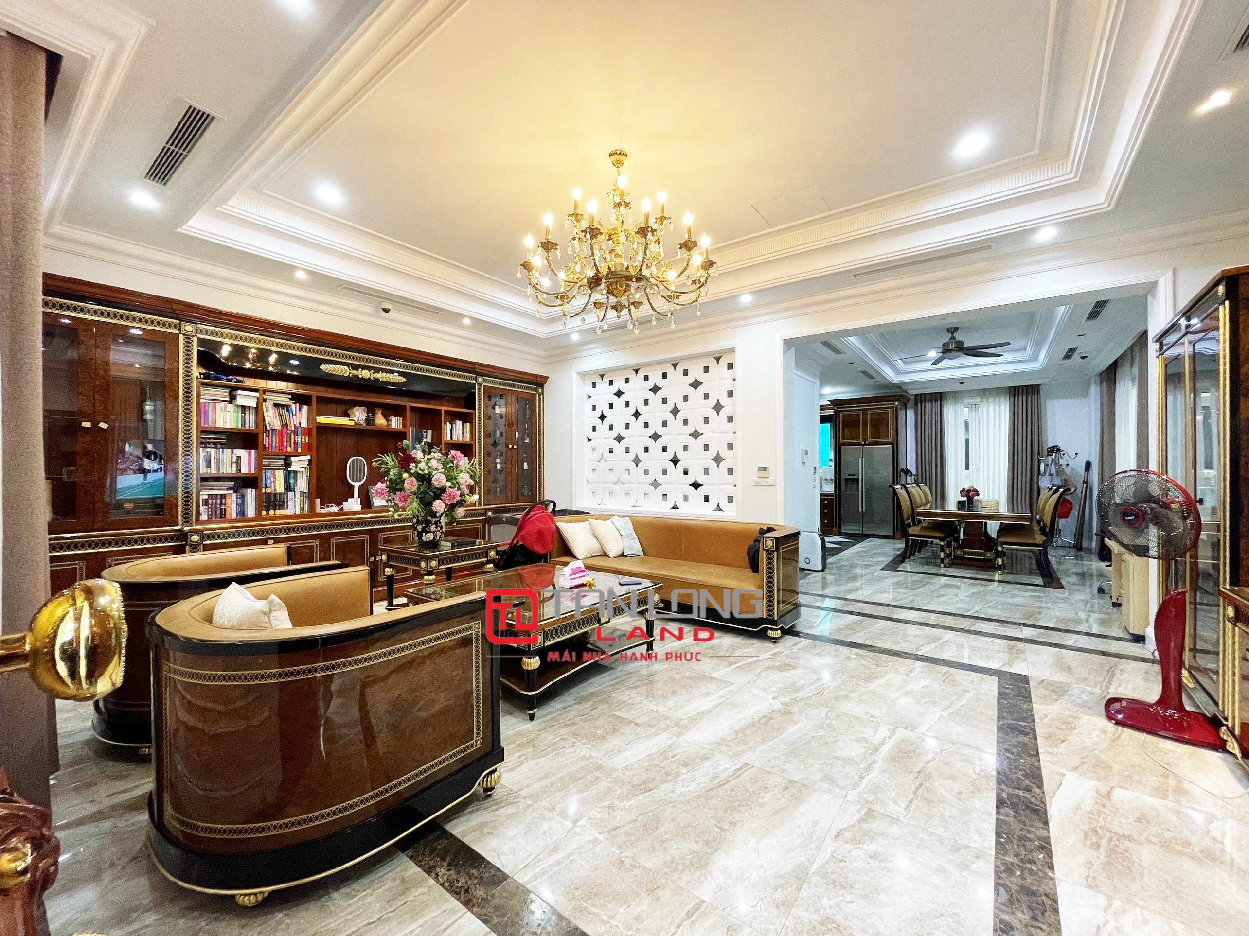 Cho thuê biệt thự nội thất cao cấp dãy Anh Đào Vinhomes Riverside 3