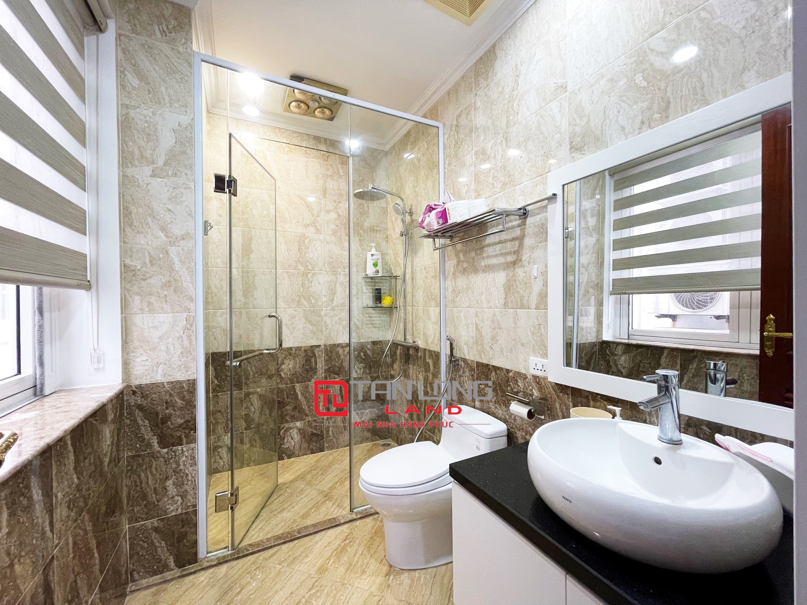 Cho thuê biệt thự nội thất cao cấp dãy Anh Đào Vinhomes Riverside 7