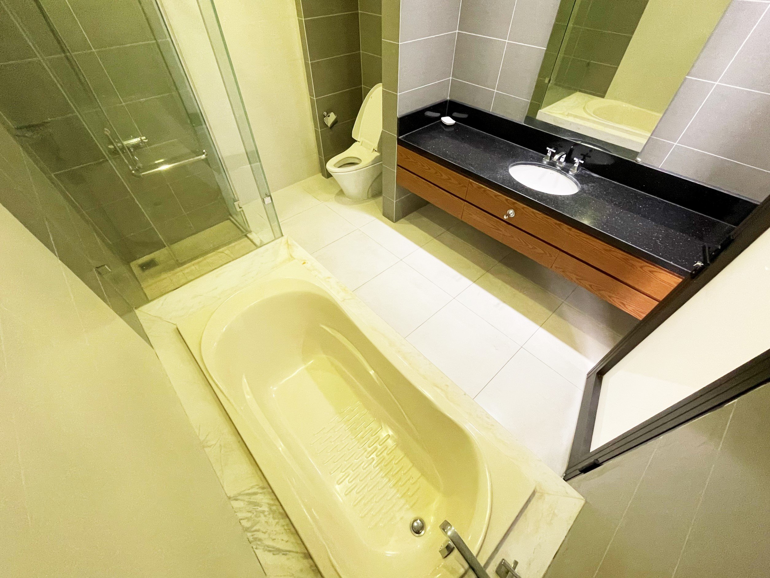 Cho thuê biệt thự sân view công viên sông sau nhà Vinhomes Riverside 9