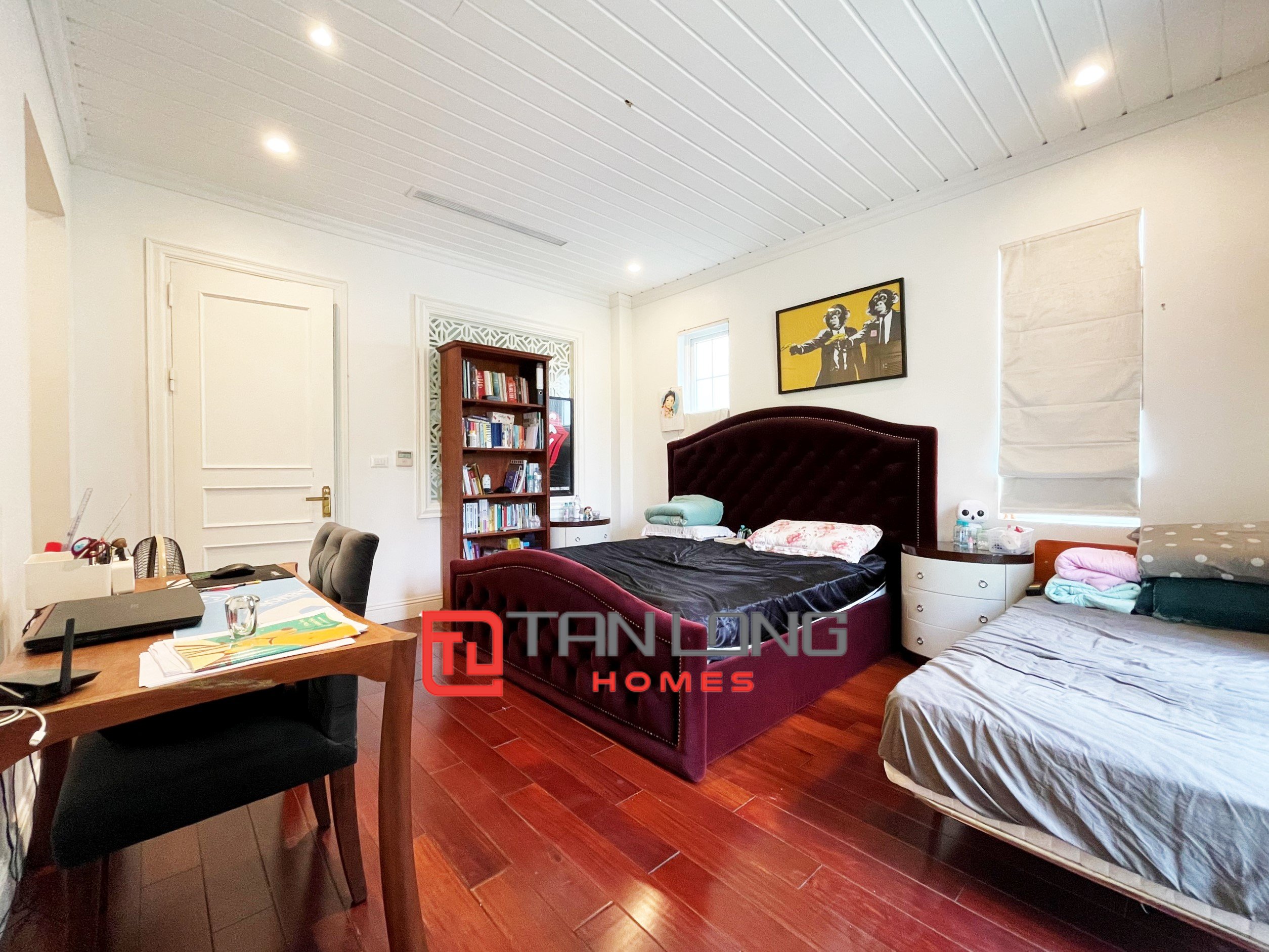 Cho thuê Biệt thự sân vườn 4 phòng ngủ gần trường quốc tế BIS tại Vinhomes Riverside 13