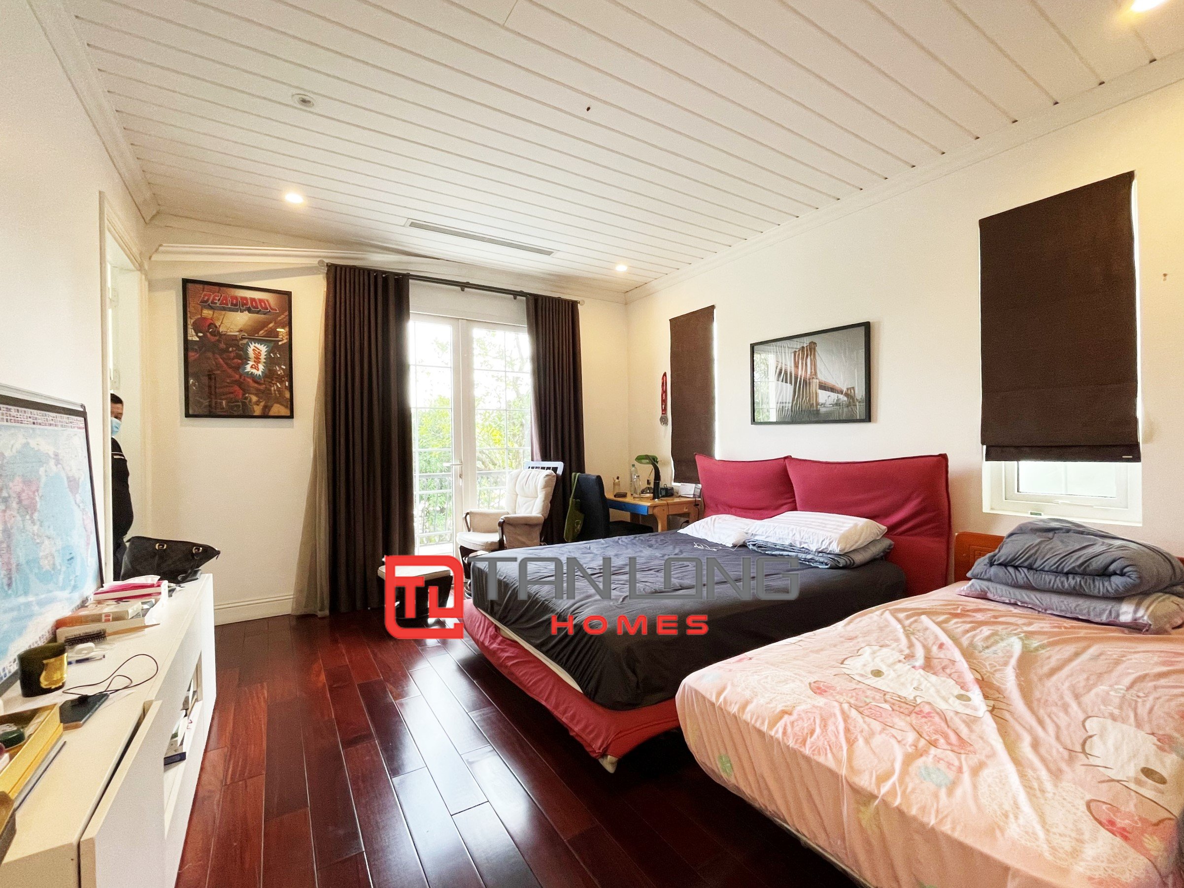 Cho thuê Biệt thự sân vườn 4 phòng ngủ gần trường quốc tế BIS tại Vinhomes Riverside 9