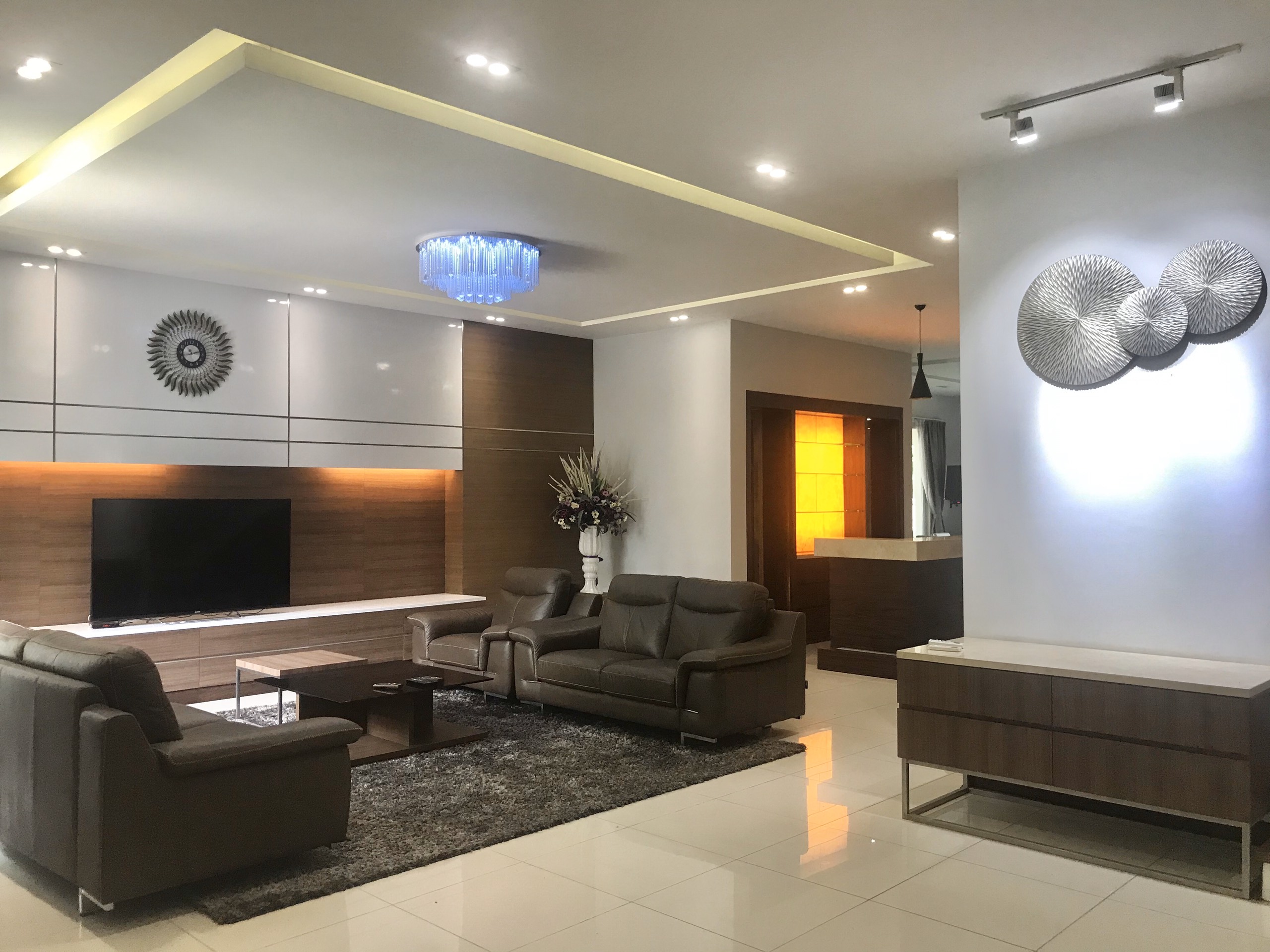 Cho thuê biệt thự sân vườn đủ đồ Hoa Sữa Vinhomes Riverside 2