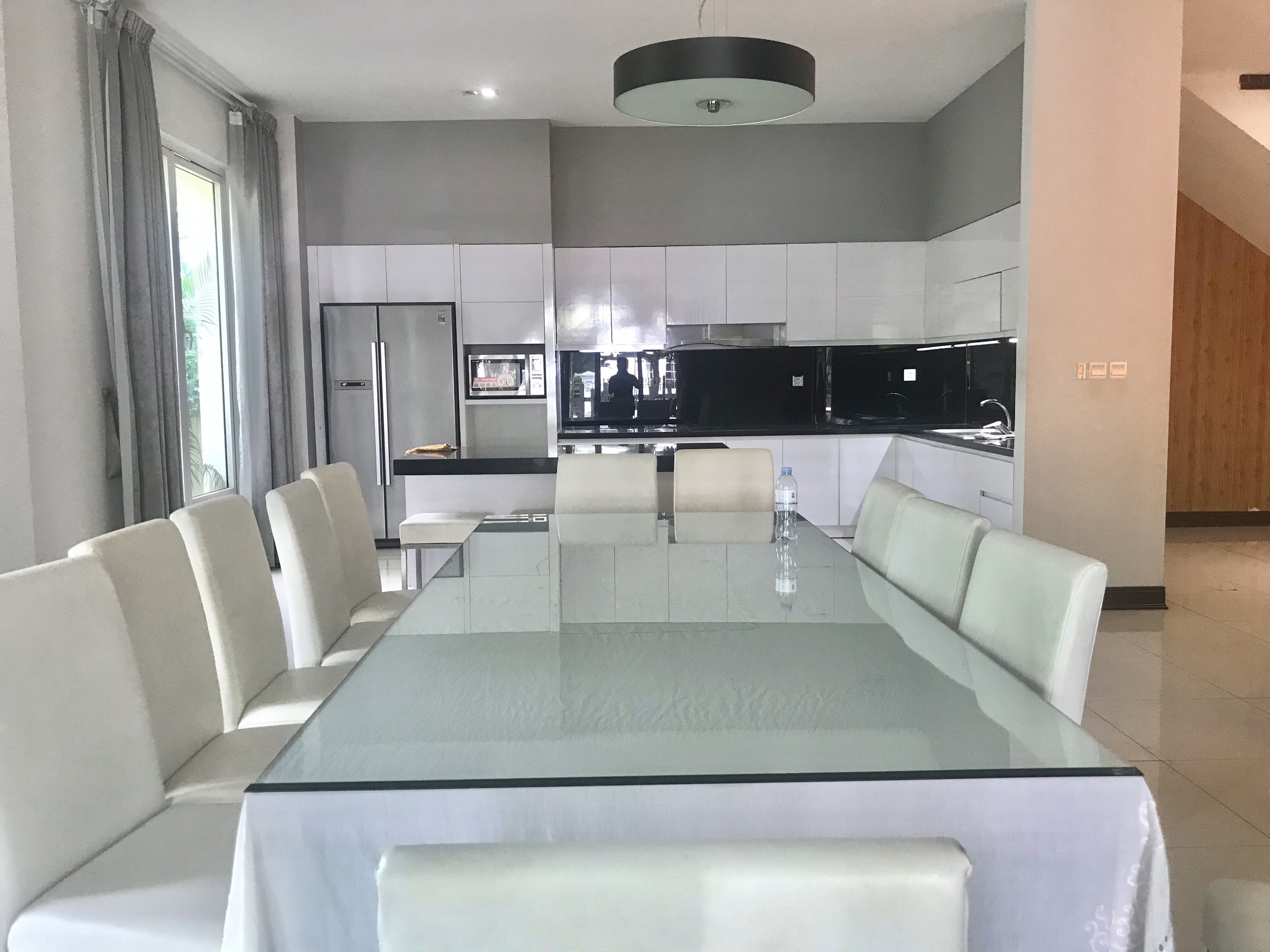 Cho thuê biệt thự sân vườn đủ đồ Hoa Sữa Vinhomes Riverside 3