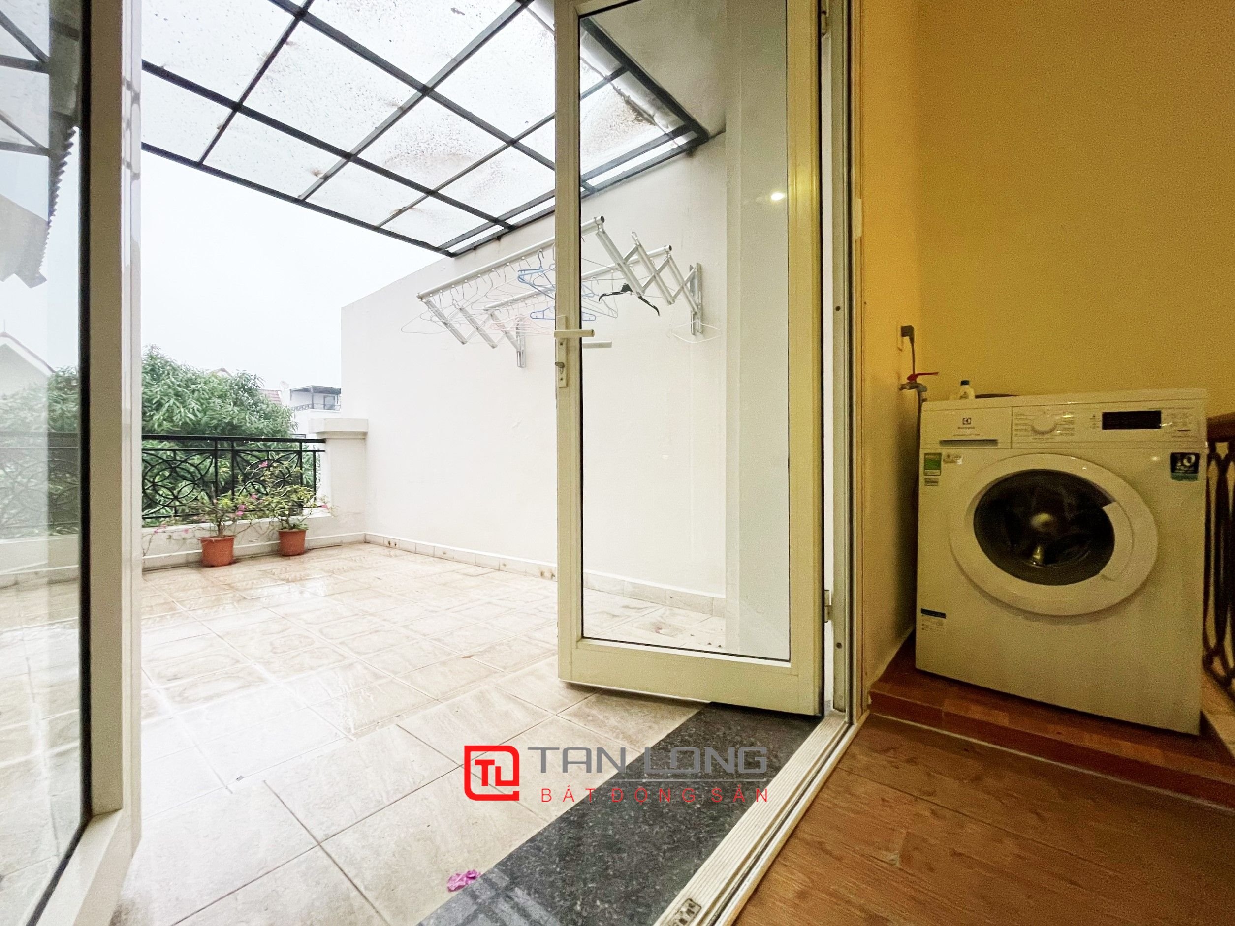 Cho thuê biệt thự sân vườn rộng Hoa Sữa Vinhomes Riverside Long Biên 11