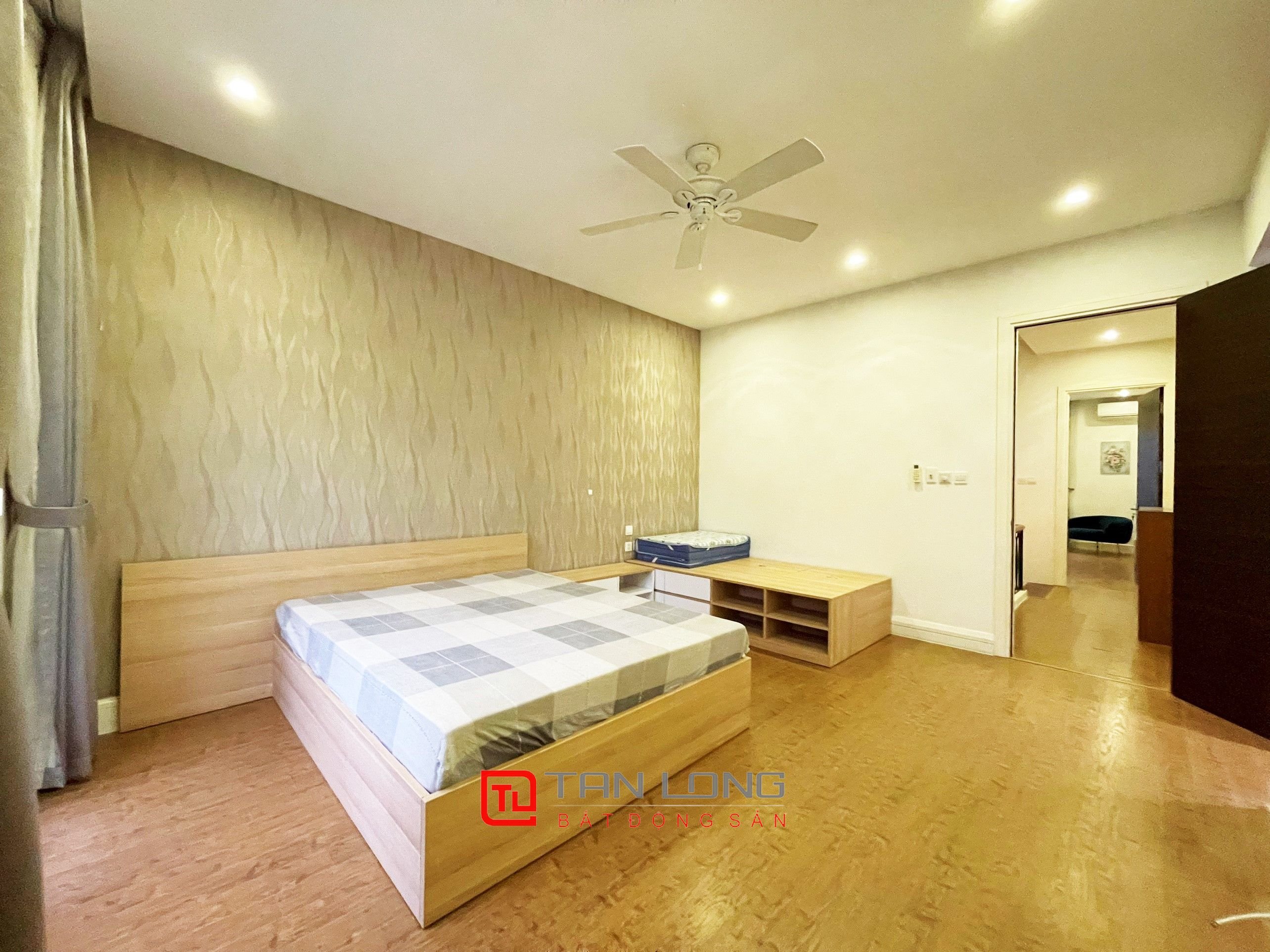Cho thuê biệt thự sân vườn rộng Hoa Sữa Vinhomes Riverside Long Biên 6