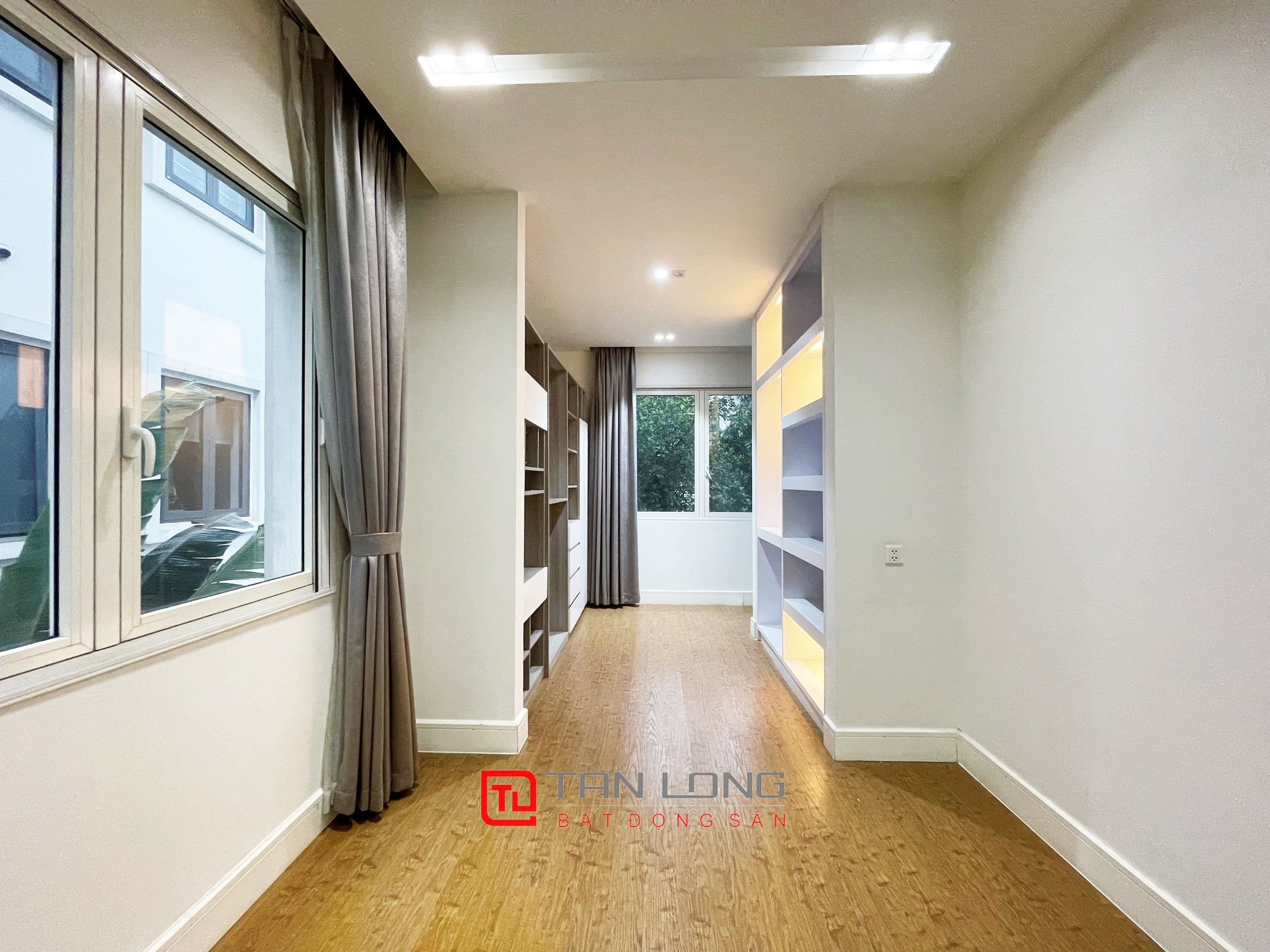 Cho thuê biệt thự sân vườn rộng Hoa Sữa Vinhomes Riverside Long Biên 7