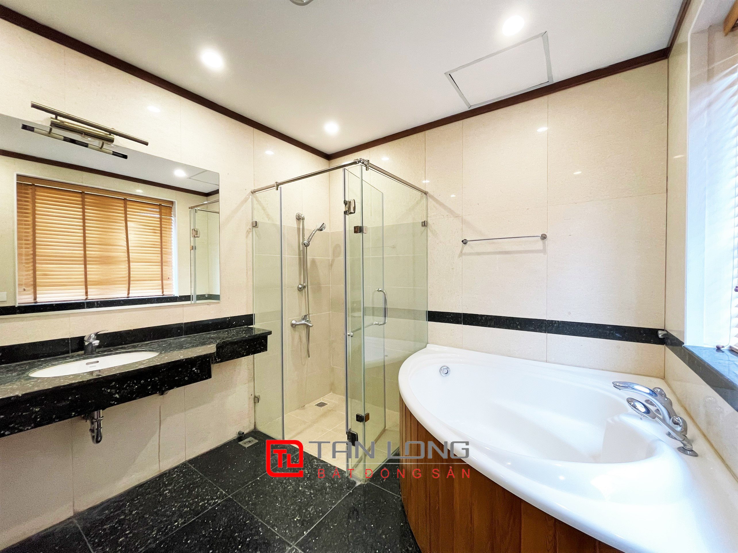 Cho thuê biệt thự Song lập 225m2 tại Vinhomes Riverside Long Biên 18