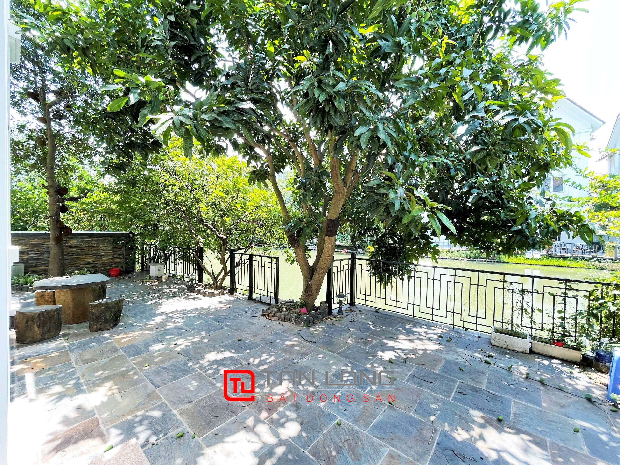 Cho thuê biệt thự Song lập 225m2 tại Vinhomes Riverside Long Biên 2