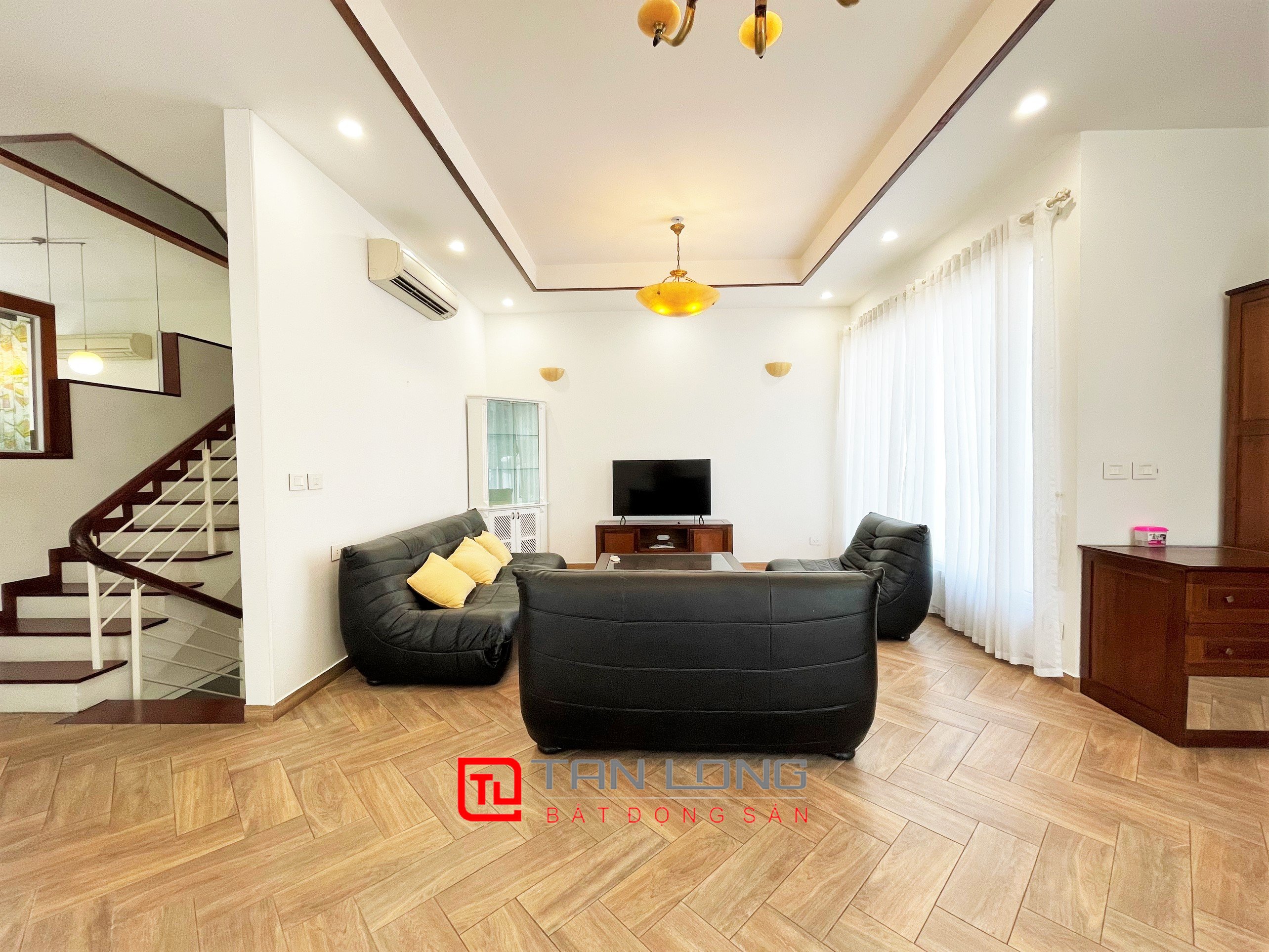 Cho thuê biệt thự Song lập 225m2 tại Vinhomes Riverside Long Biên 3