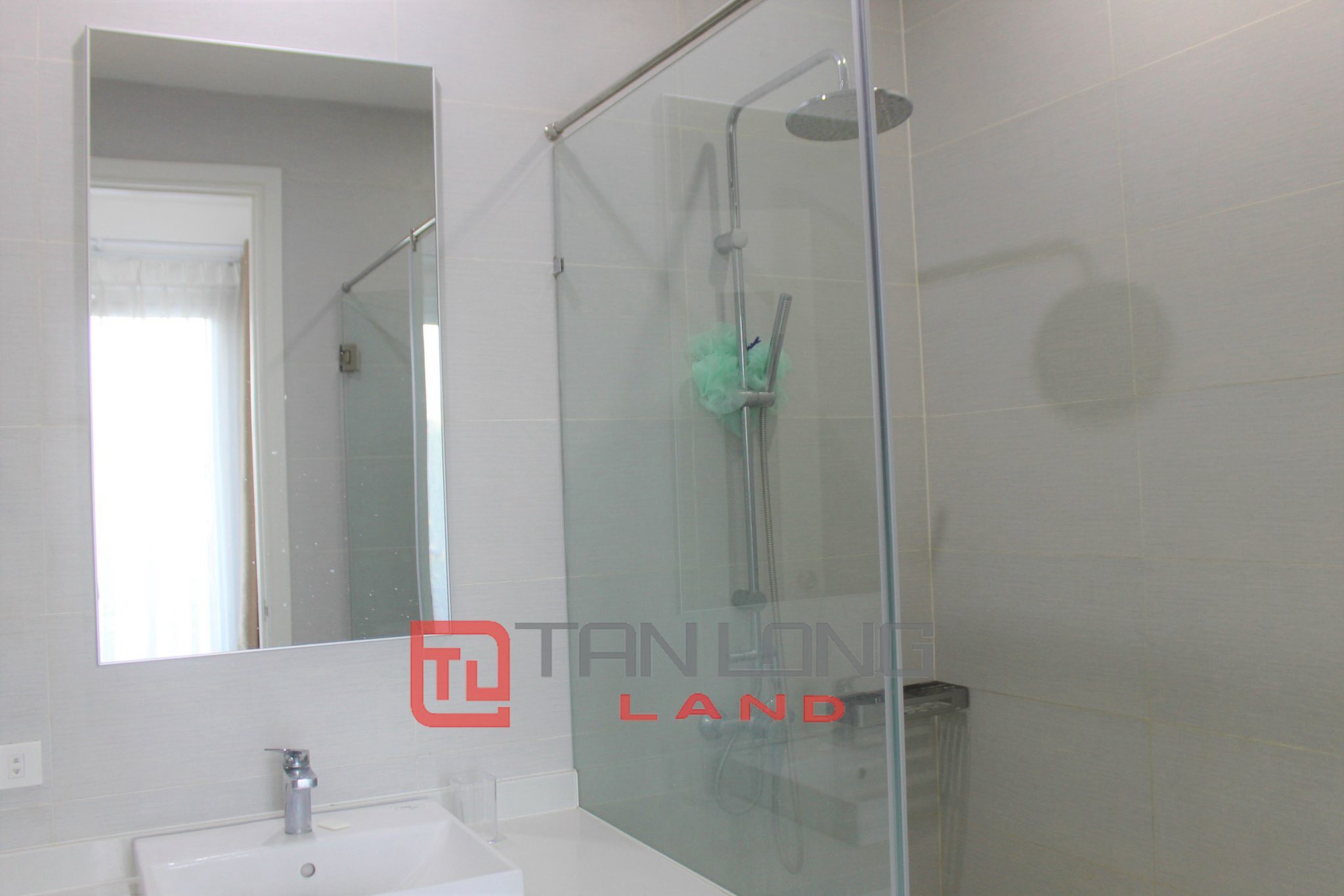 Cho thuê biệt thự song lập 225m2 view sông khu Hoa Sữa Vinhomes Riverside 10