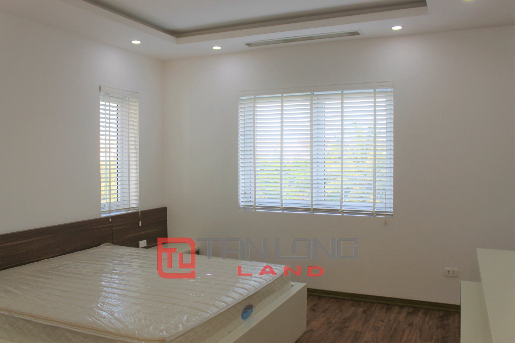 Cho thuê biệt thự song lập 225m2 view sông khu Hoa Sữa Vinhomes Riverside 7