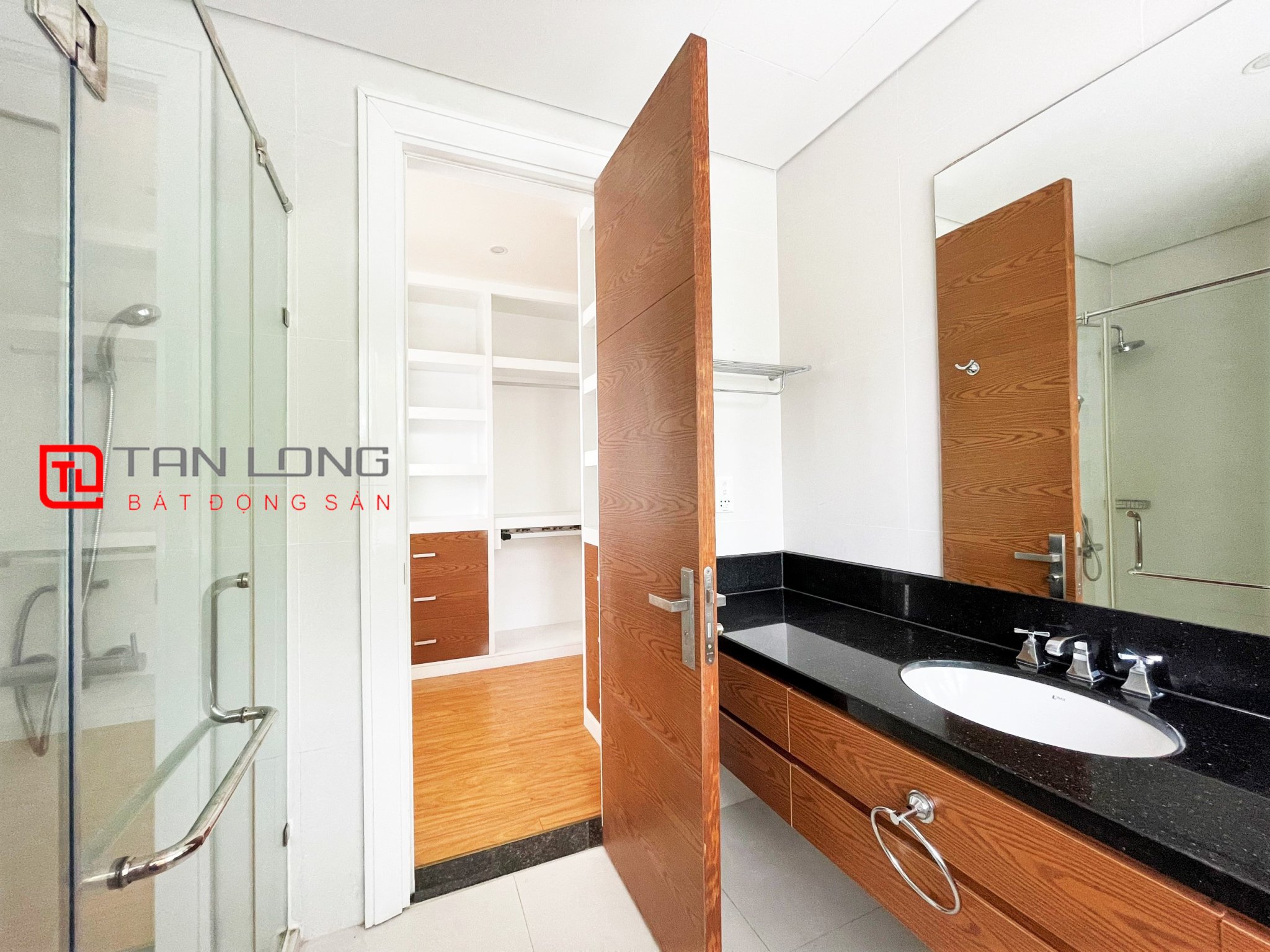 Cho thuê Biệt thự Song lập 280m2 gần TTTM Vincom tại Vinhomes Riverside 15