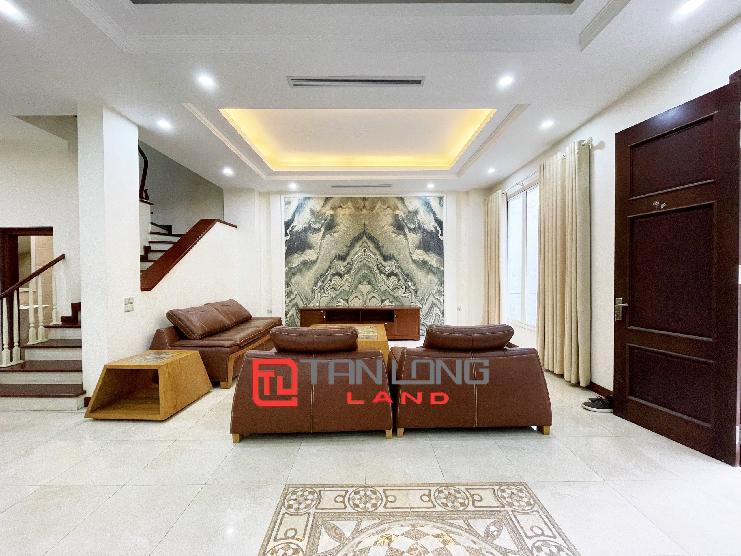 Cho thuê Biệt thự Song lập 3 phòng ngủ gần trường BIS tại Vinhomes Riverside 3
