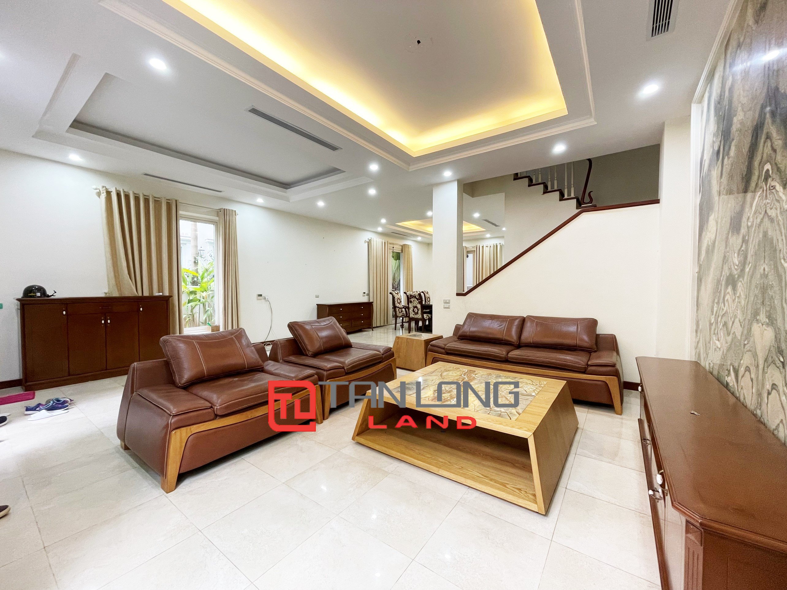 Cho thuê Biệt thự Song lập 3 phòng ngủ gần trường BIS tại Vinhomes Riverside 4