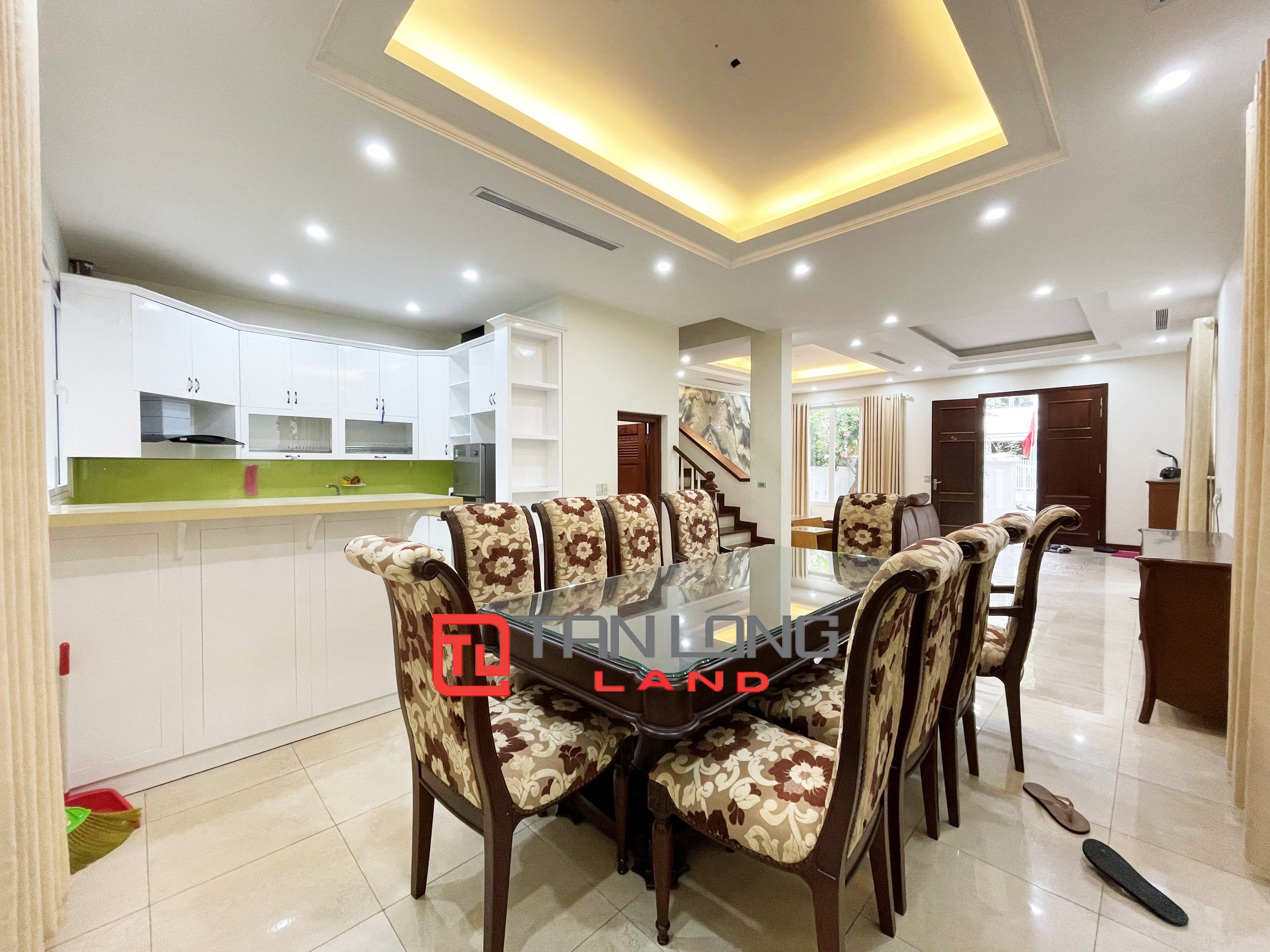 Cho thuê Biệt thự Song lập 3 phòng ngủ gần trường BIS tại Vinhomes Riverside 7