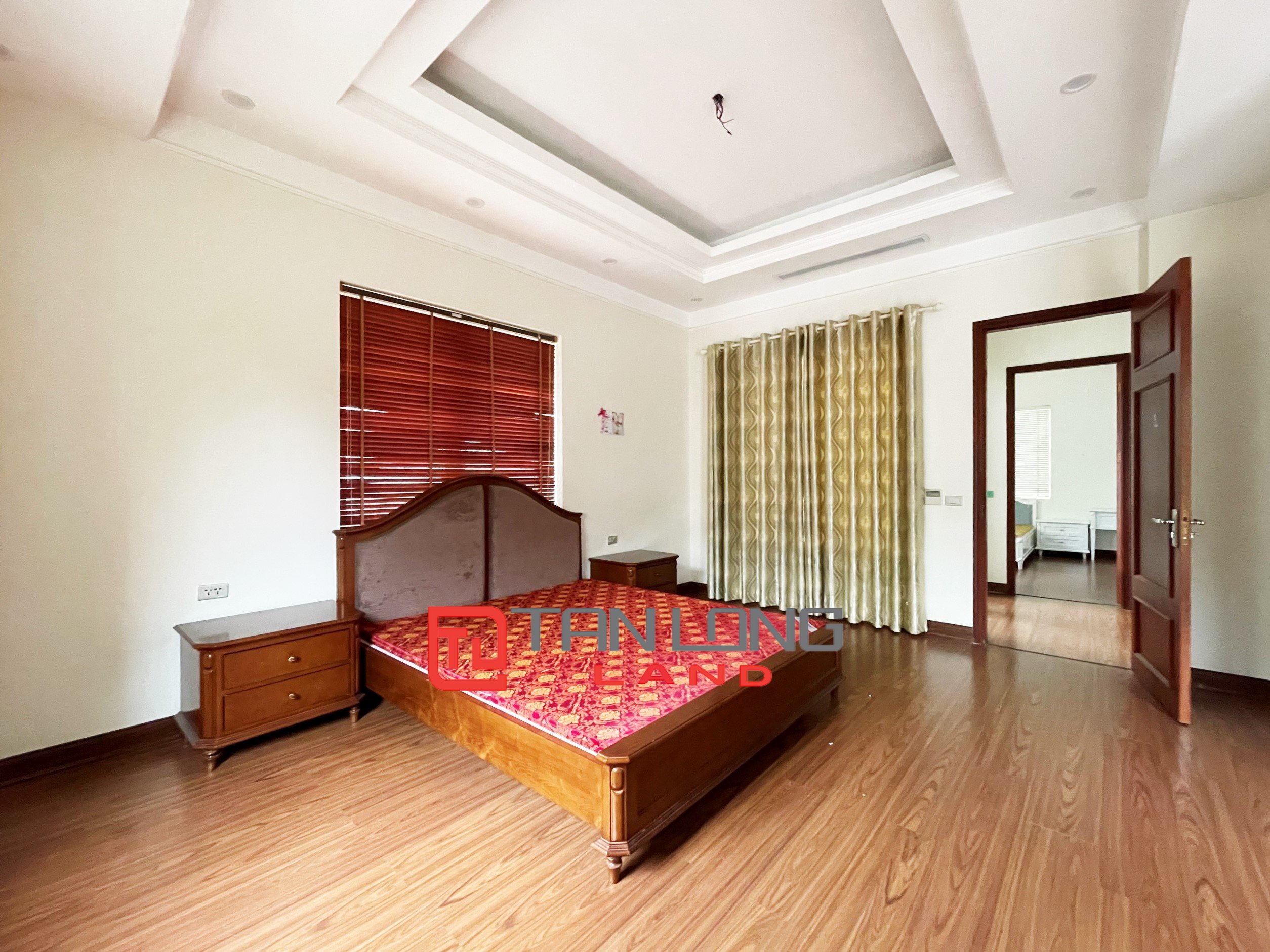 Cho thuê Biệt thự Song lập 3 phòng ngủ gần trường BIS tại Vinhomes Riverside 13
