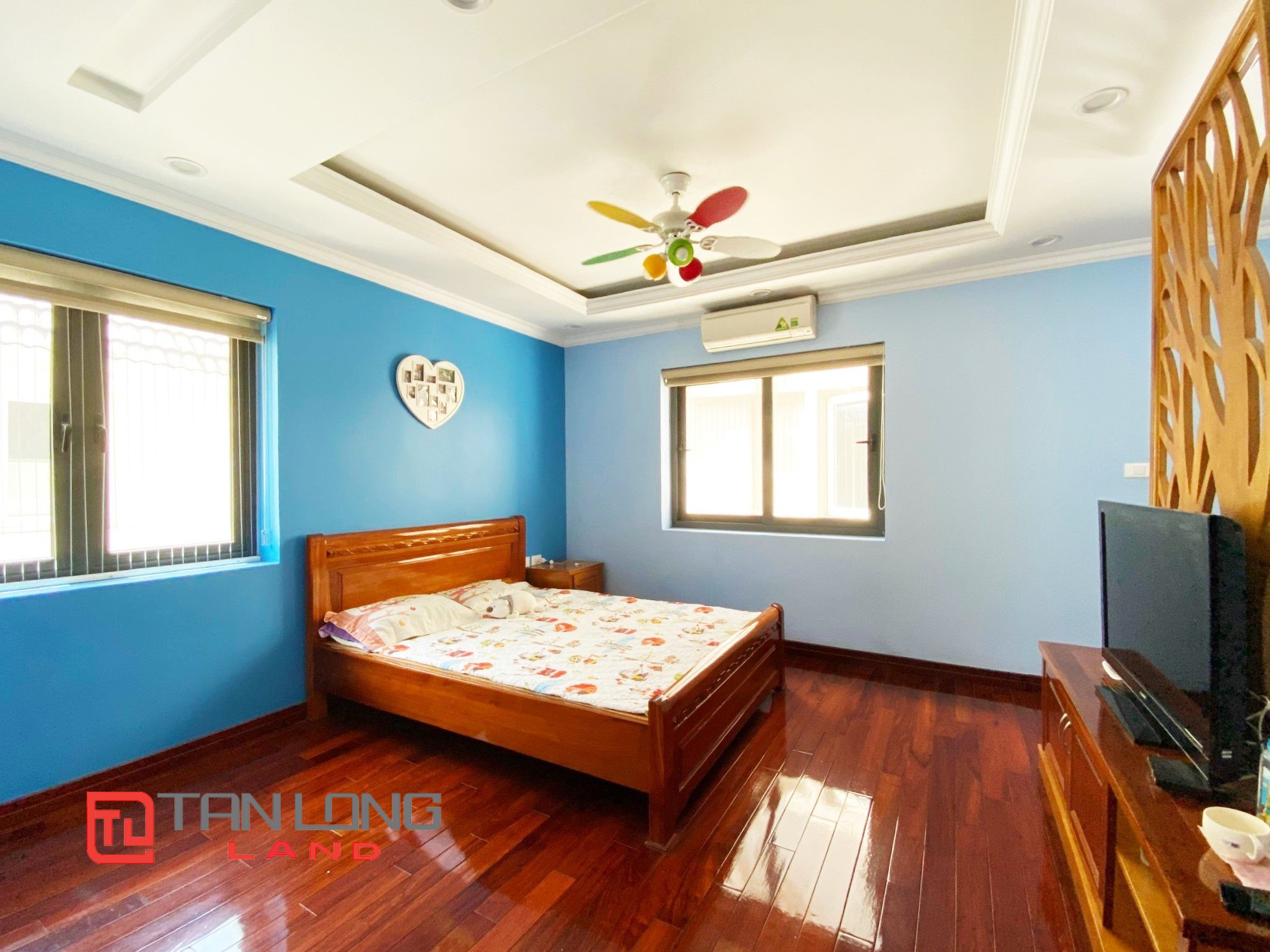 Cho thuê Biệt thự Song lập 3 phòng ngủ gần TTTM Vincom tại Vinhomes Riverside 5