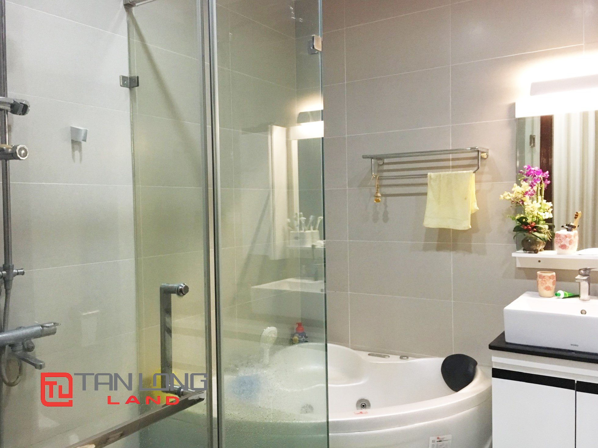 Cho thuê Biệt thự Song lập 3 phòng ngủ gần TTTM Vincom tại Vinhomes Riverside 8