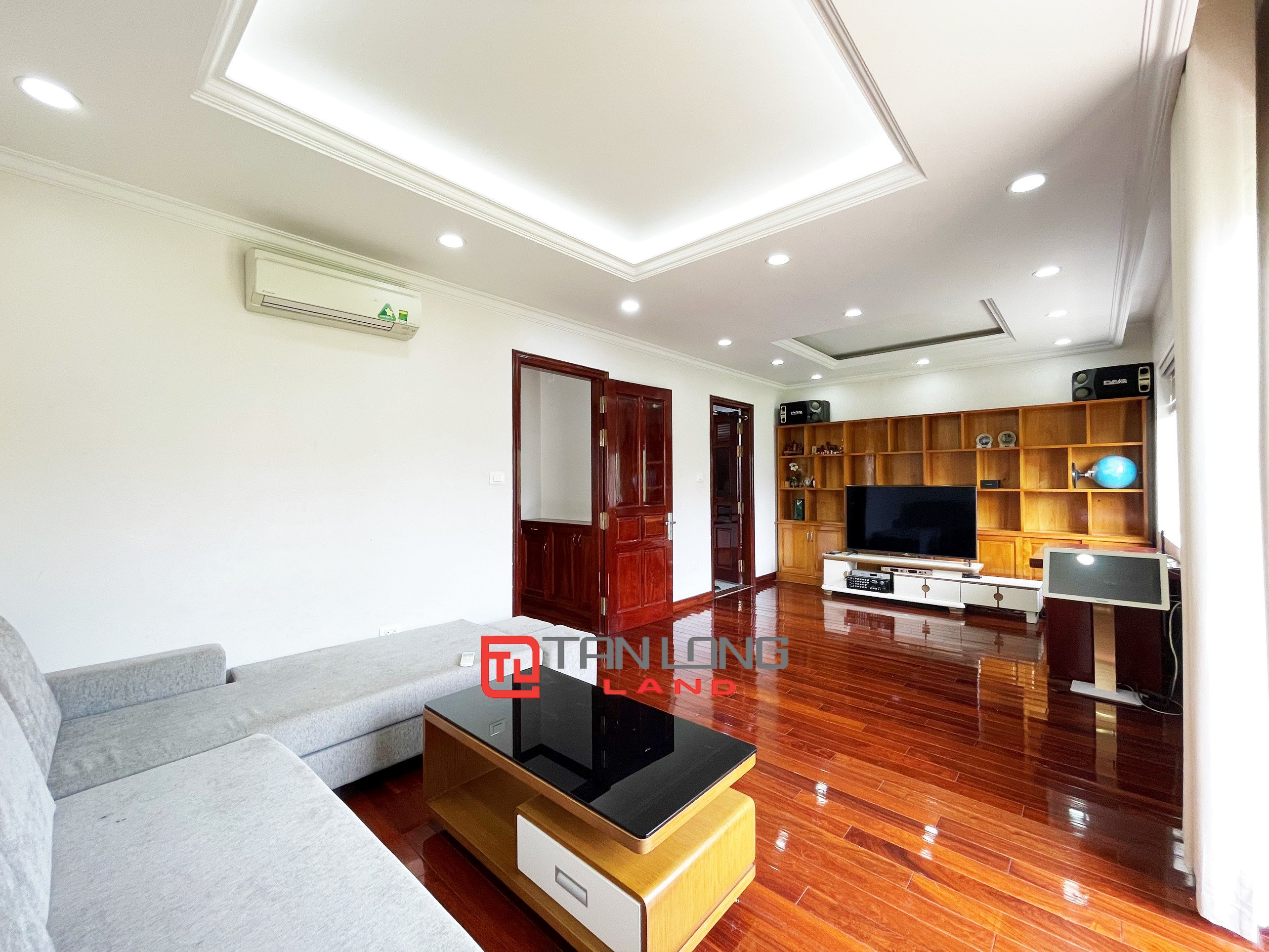Cho thuê Biệt thự Song lập 3 phòng ngủ tại Vinhomes Riverside 10