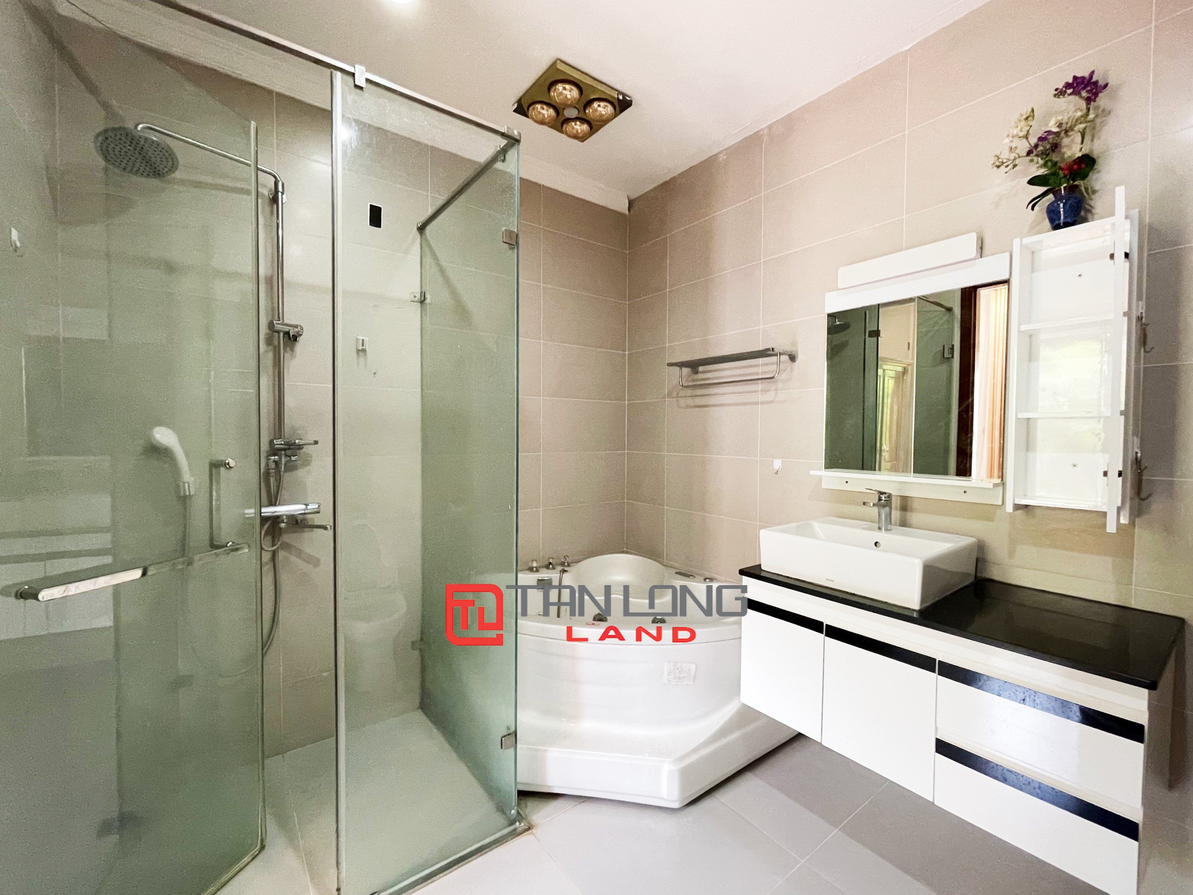 Cho thuê Biệt thự Song lập 3 phòng ngủ tại Vinhomes Riverside 12