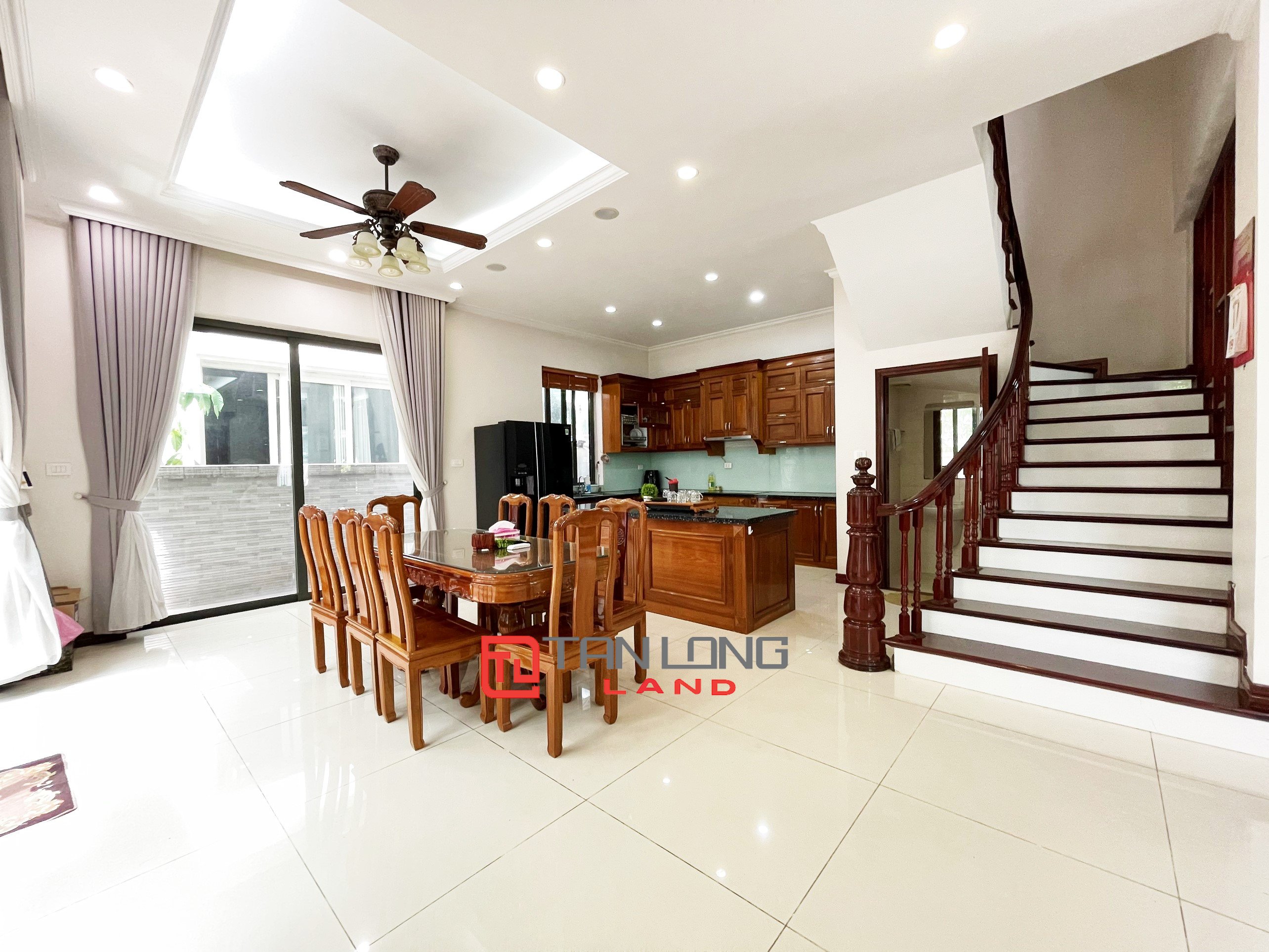Cho thuê Biệt thự Song lập 3 phòng ngủ tại Vinhomes Riverside 4
