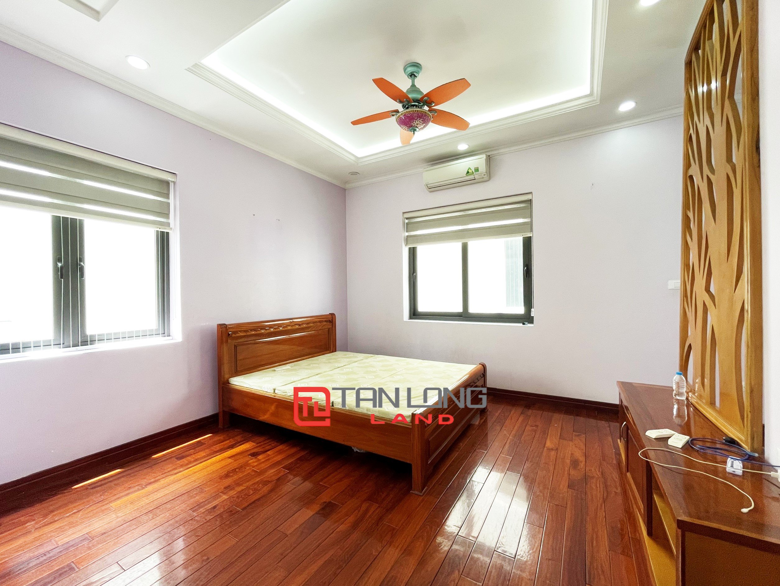 Cho thuê Biệt thự Song lập 3 phòng ngủ tại Vinhomes Riverside 6