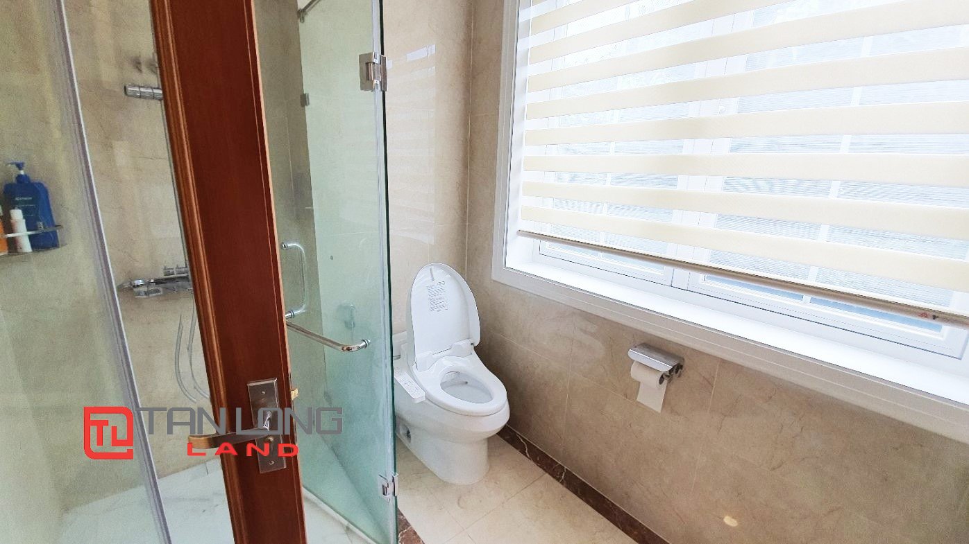 Cho thuê Biệt thự Song lập 4 phòng ngủ full nội thất cao cấp tại Vinhomes Riverside Long Biên 10
