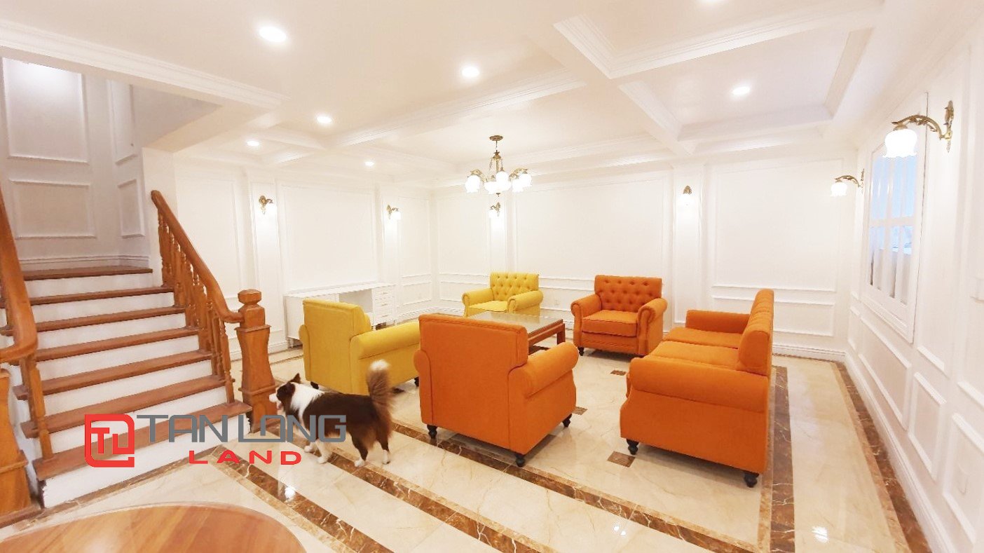 Cho thuê Biệt thự Song lập 4 phòng ngủ full nội thất cao cấp tại Vinhomes Riverside Long Biên 2