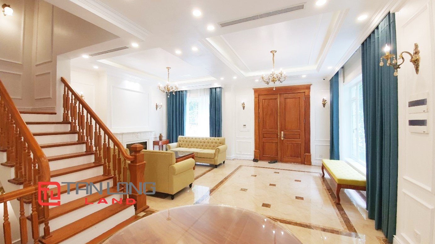 Cho thuê Biệt thự Song lập 4 phòng ngủ full nội thất cao cấp tại Vinhomes Riverside Long Biên 4